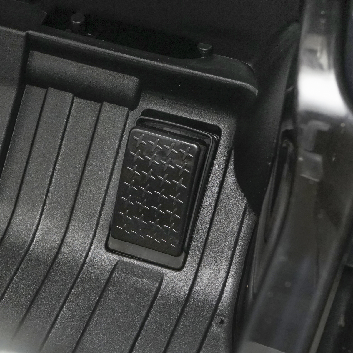 Masinuta electrica cu baterie 6V/7Ah si telecomanda pentru copii Mercedes G500 JJ2077 negru - imagine 12