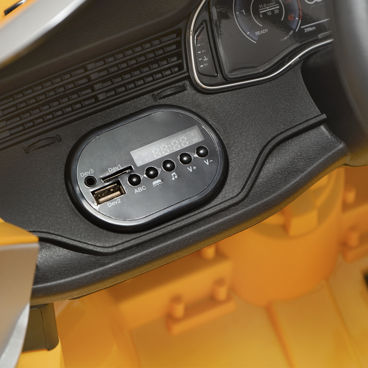 Masinuta electrica cu baterie 6V/7Ah si telecomanda pentru copii JJ2066 Audi Q8 galben cu scaun piele - imagine 10