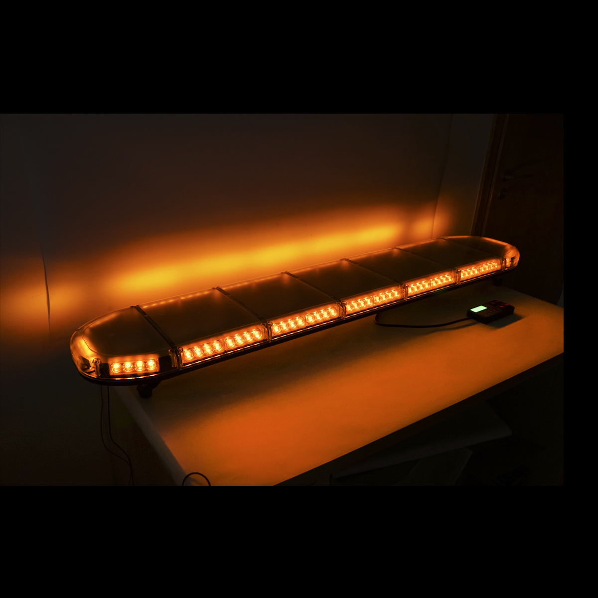 Rampa luminoasa girofar 12-24V cu lumina galbena 1520x275x125mm Breckner Germany - imagine 2