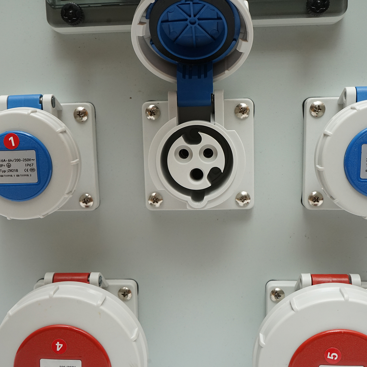 Tablou grup prize organizare santier 2x415V/32A, 3x250V/16A, 18 module 540x360x180mm IP67 SUNTREE - imagine 7