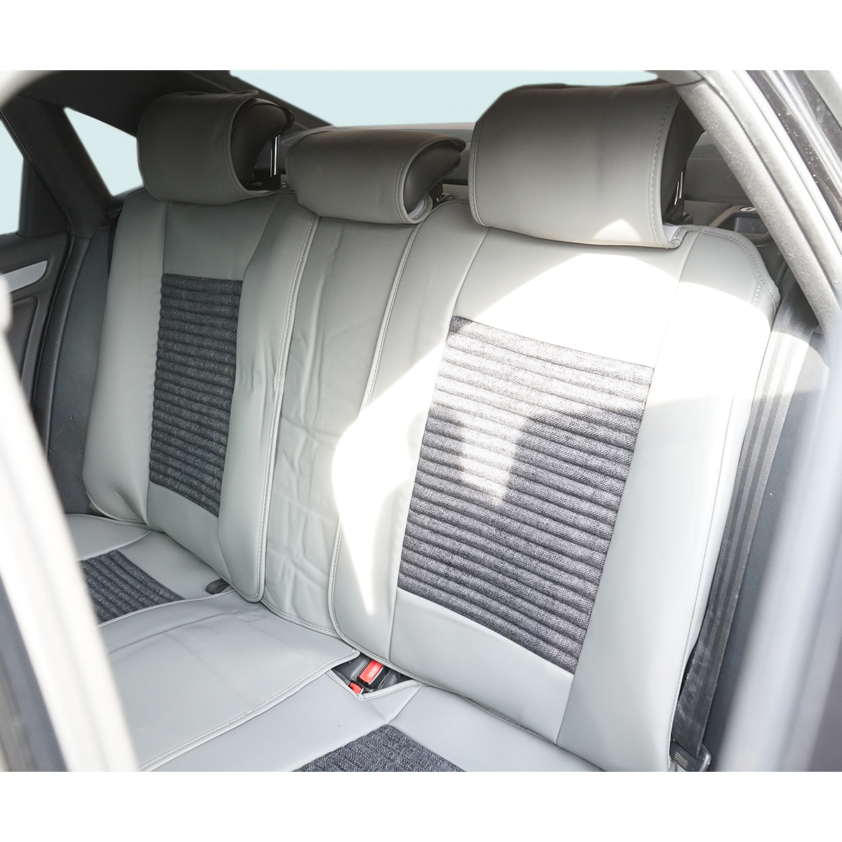 Set huse scaune auto Premium Crem-Gri universale, design sport ergonomic, piele ecologica cu insertii textile, fata + spate 11 piese - imagine 7