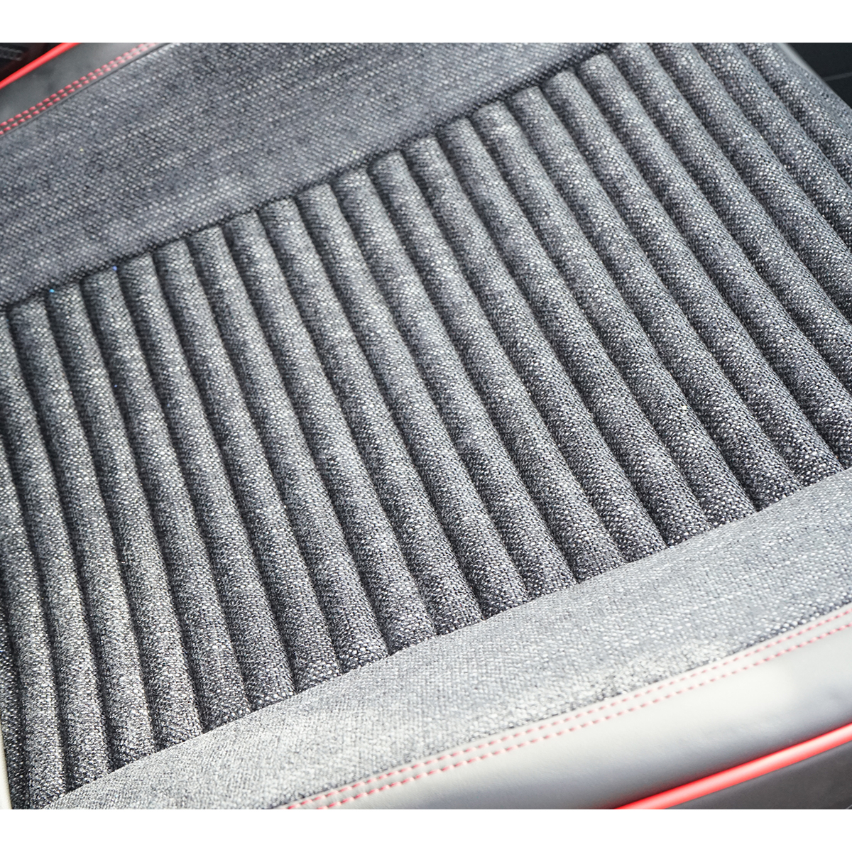 Set huse scaune auto Premium Negru-Rosu universale, design sport ergonomic, piele ecologica cu insertii textile, fata + spate 11 piese - imagine 8