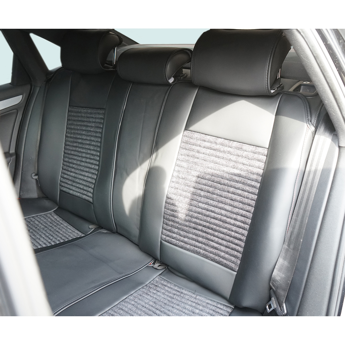 Set huse scaune auto Premium Negru-Rosu universale, design sport ergonomic, piele ecologica cu insertii textile, fata + spate 11 piese - imagine 7