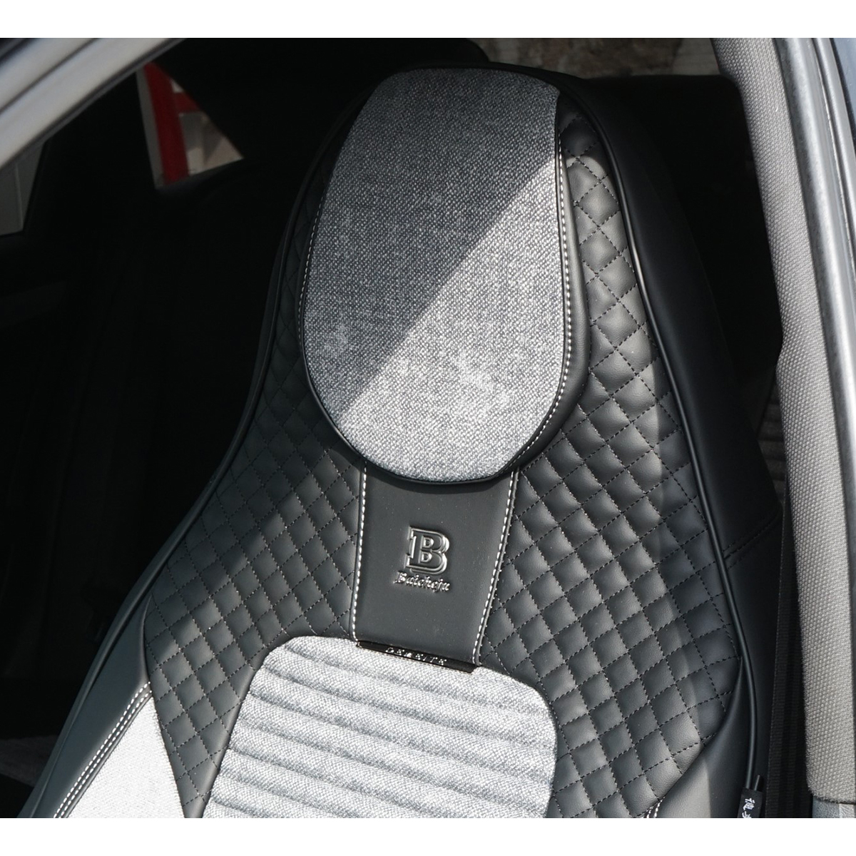 Set huse scaune auto Premium Negru-Gri universale, design sport ergonomic, piele ecologica cu insertii textile, fata + spate 11 piese - imagine 4