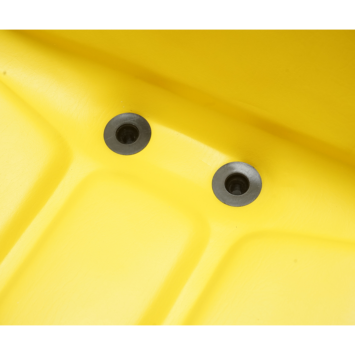 Scaun tractor galben John Deere 320x490x320mm cod OEM TY15863, AM117924, B1AM117924, B1TY15863, AM103284, AM105898, AM39582, ET12564, MG675408, MG861683, TY15863, AM39582, AM103284, MG675408, MG861683 - imagine 9