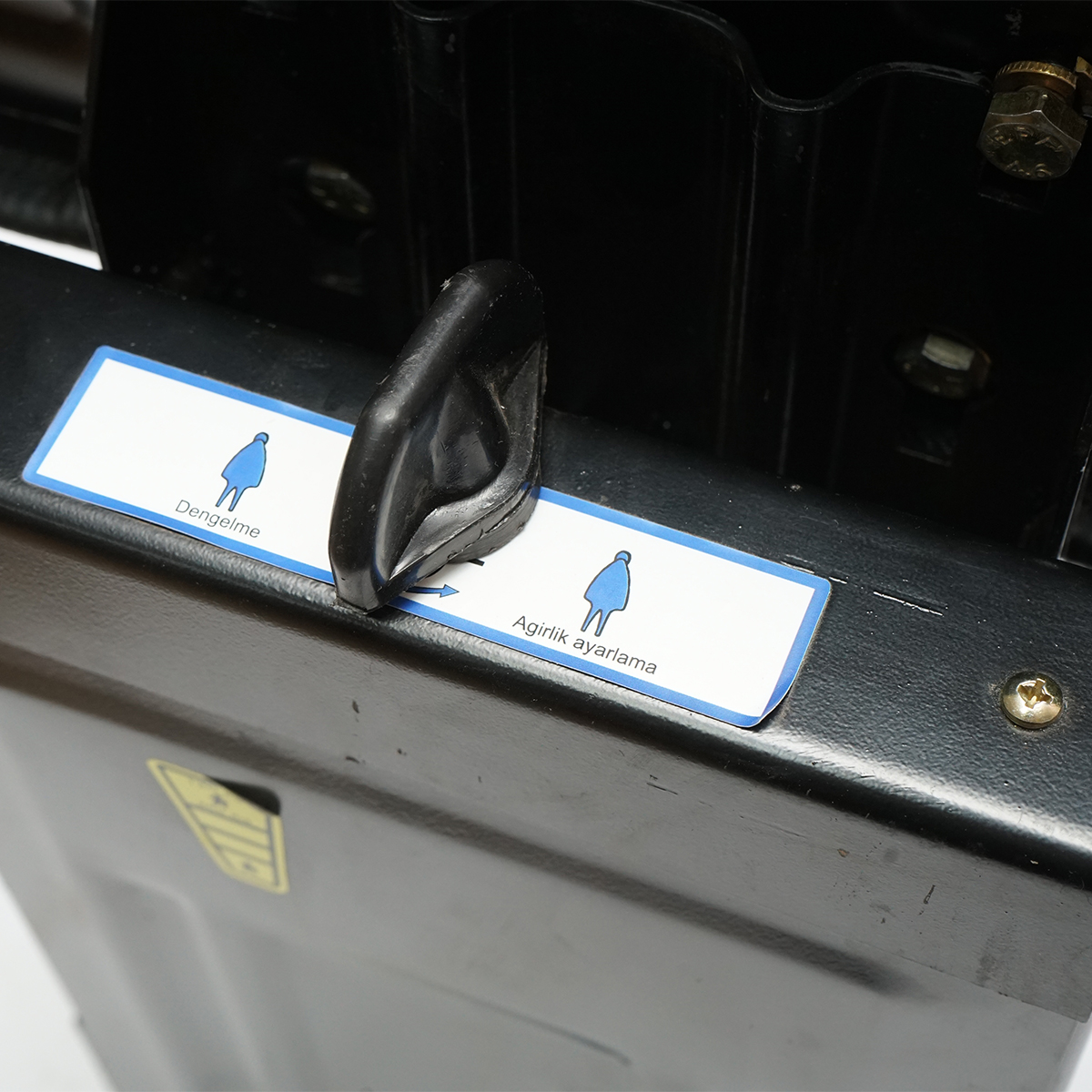 Scaun negru pentru tractor U-445, U-650 cu reglaj triplu si amortizor - imagine 8