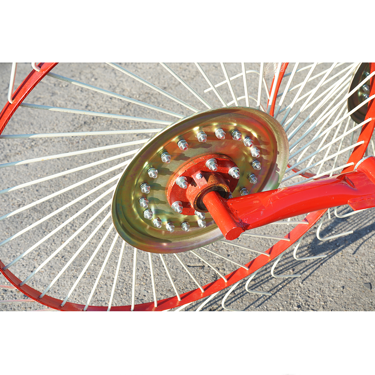 Grebla tip soare cu 4 rotoare Ø 1400mm - imagine 2