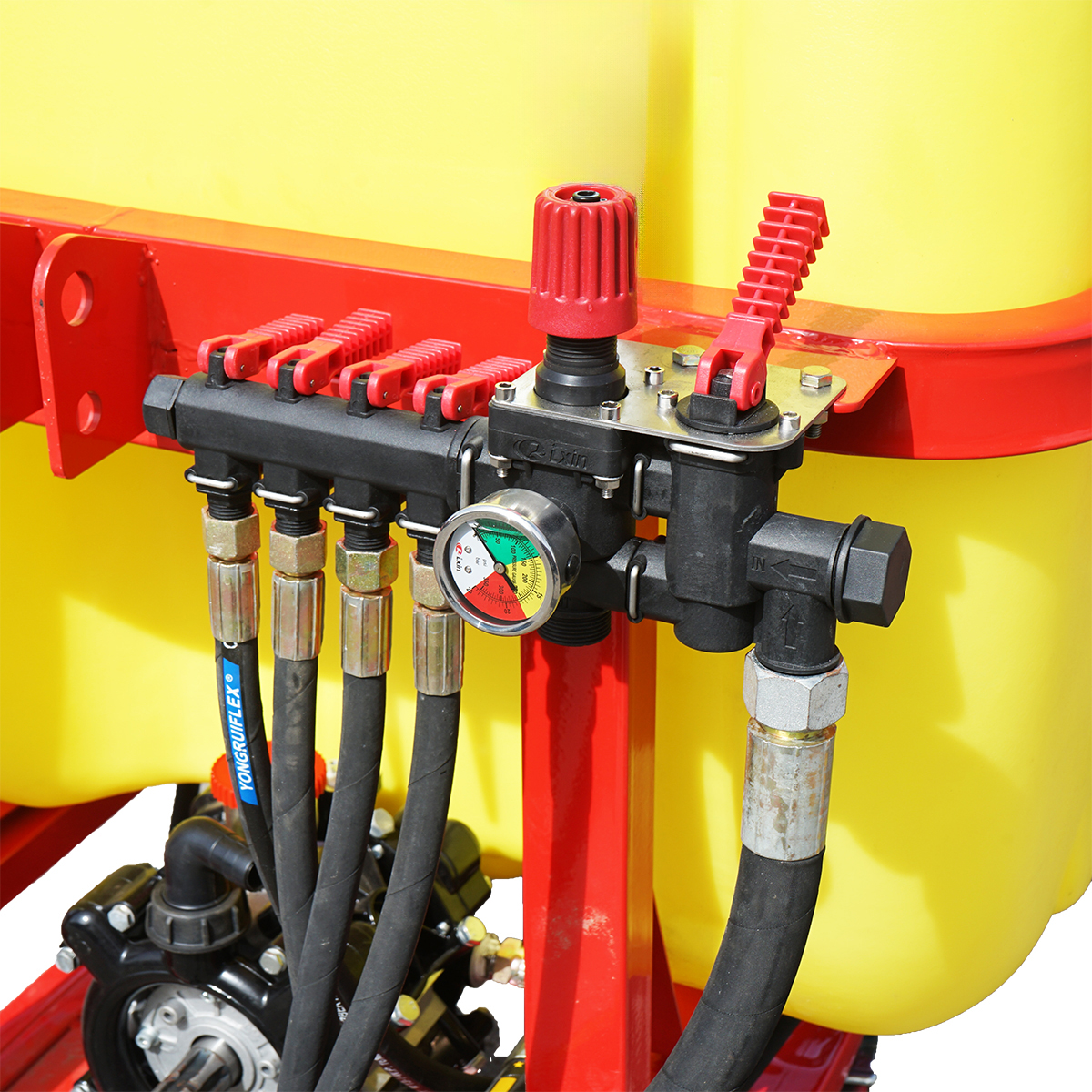 Erbicidator cu bazin 400L si brat 12m, 35CP cu 25 diuze triple - imagine 4