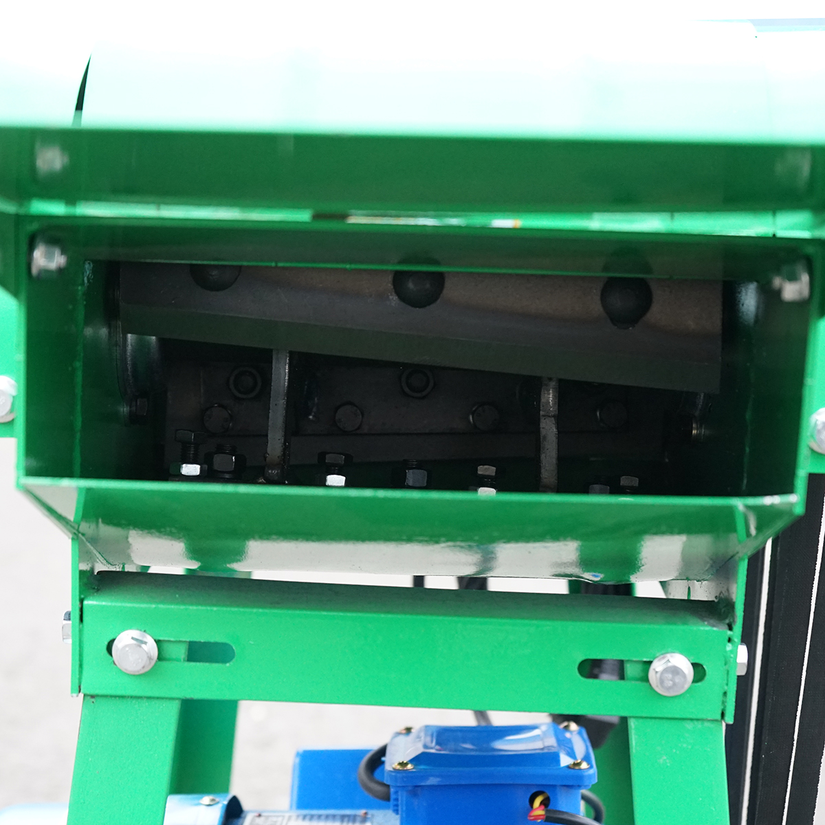 Siscornita electrica 2.2kW, 220V, capacitate 600 kg/h pentru lucerna, tulpini de porumb, grau, floarea soarelui Baisan - imagine 6