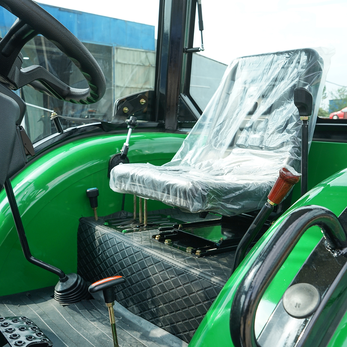 Tractor cu cabina 60HP Hanwo E3, motor Xinchai III cu roti 8.3-20/12.4-28 Konig Traktoren 604 - imagine 8