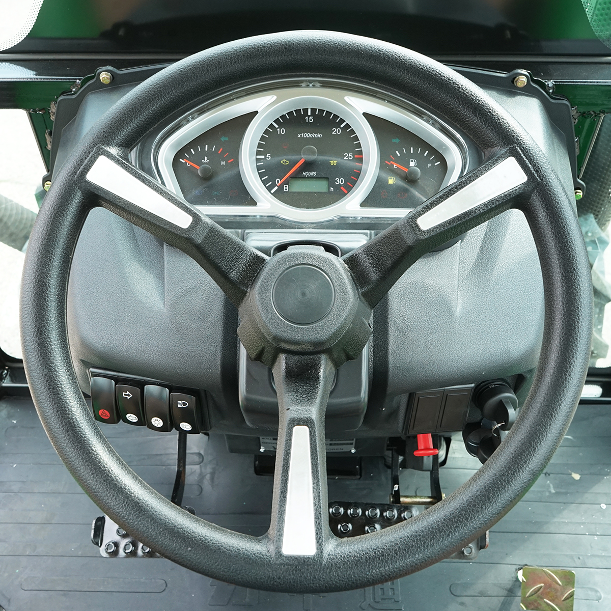 Tractor cu cabina 60HP Hanwo E3, motor Xinchai III cu roti 8.3-20/12.4-28 Konig Traktoren 604 - imagine 11