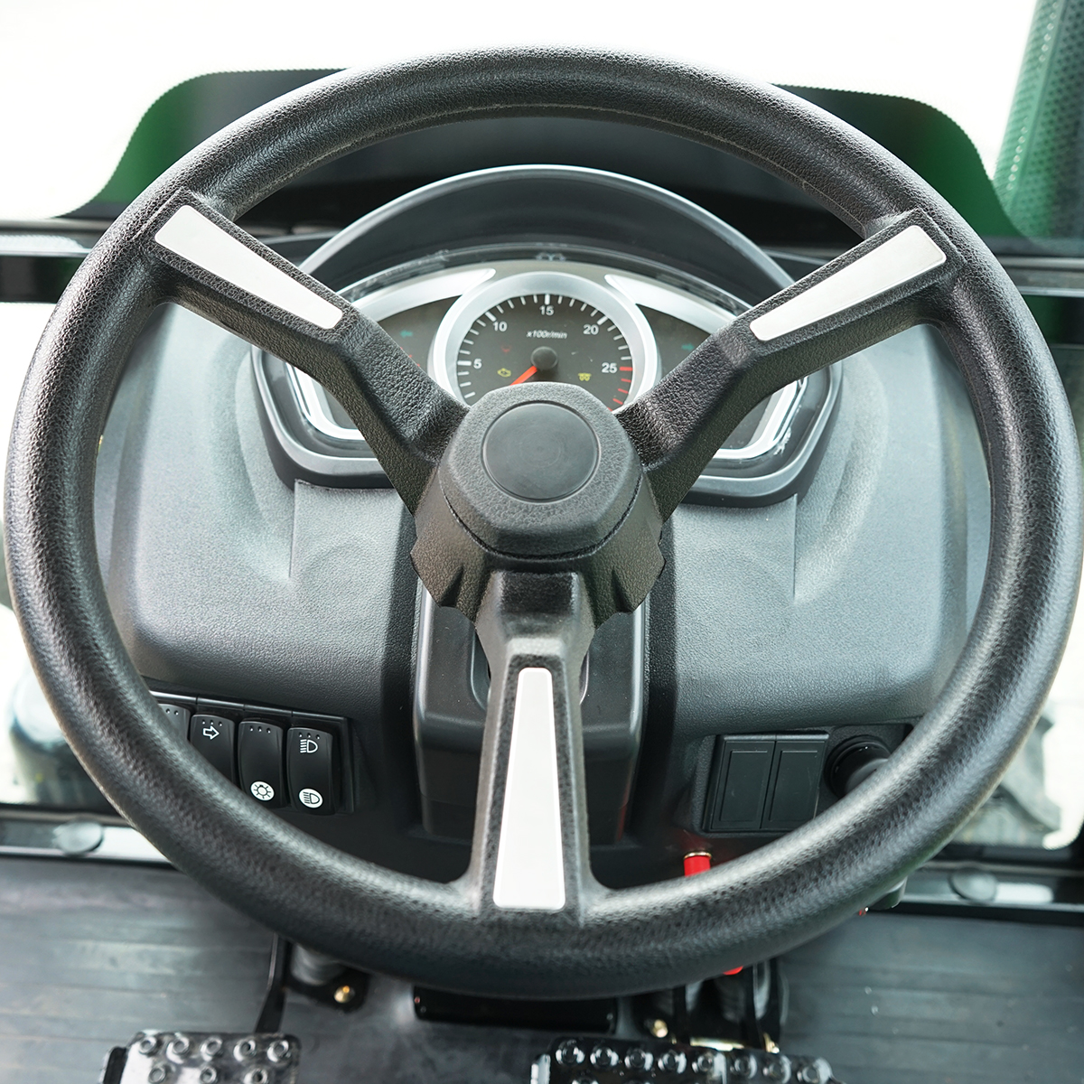 Tractor cu cabina 50HP Hanwo E2, motor Xinchai II cu roti 8.3-20/12.4-28 Konig Traktoren 504 - imagine 9