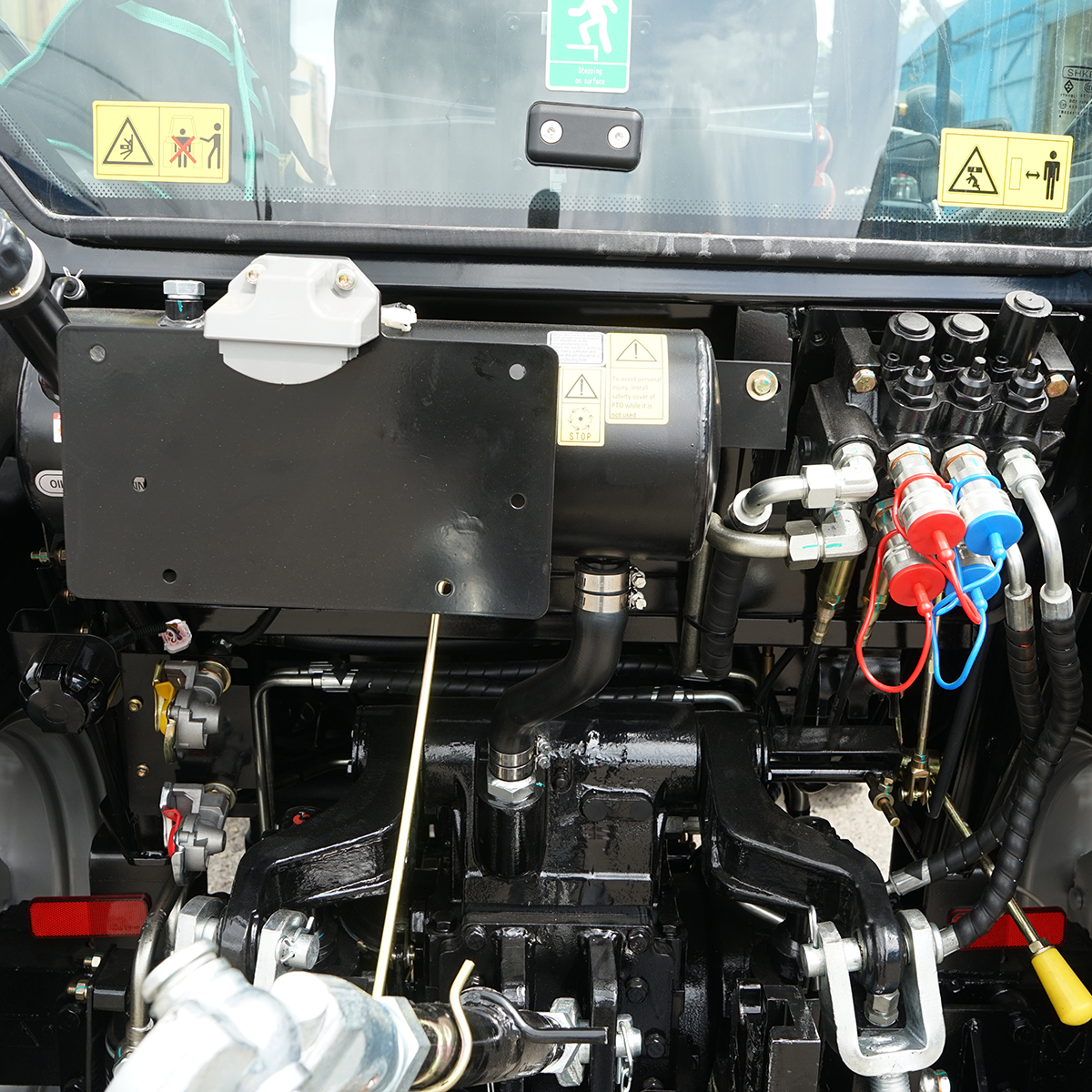 Tractor cu cabina 50HP, 4x4 inmatriculabil AGRI TRACKING 504 - imagine 8