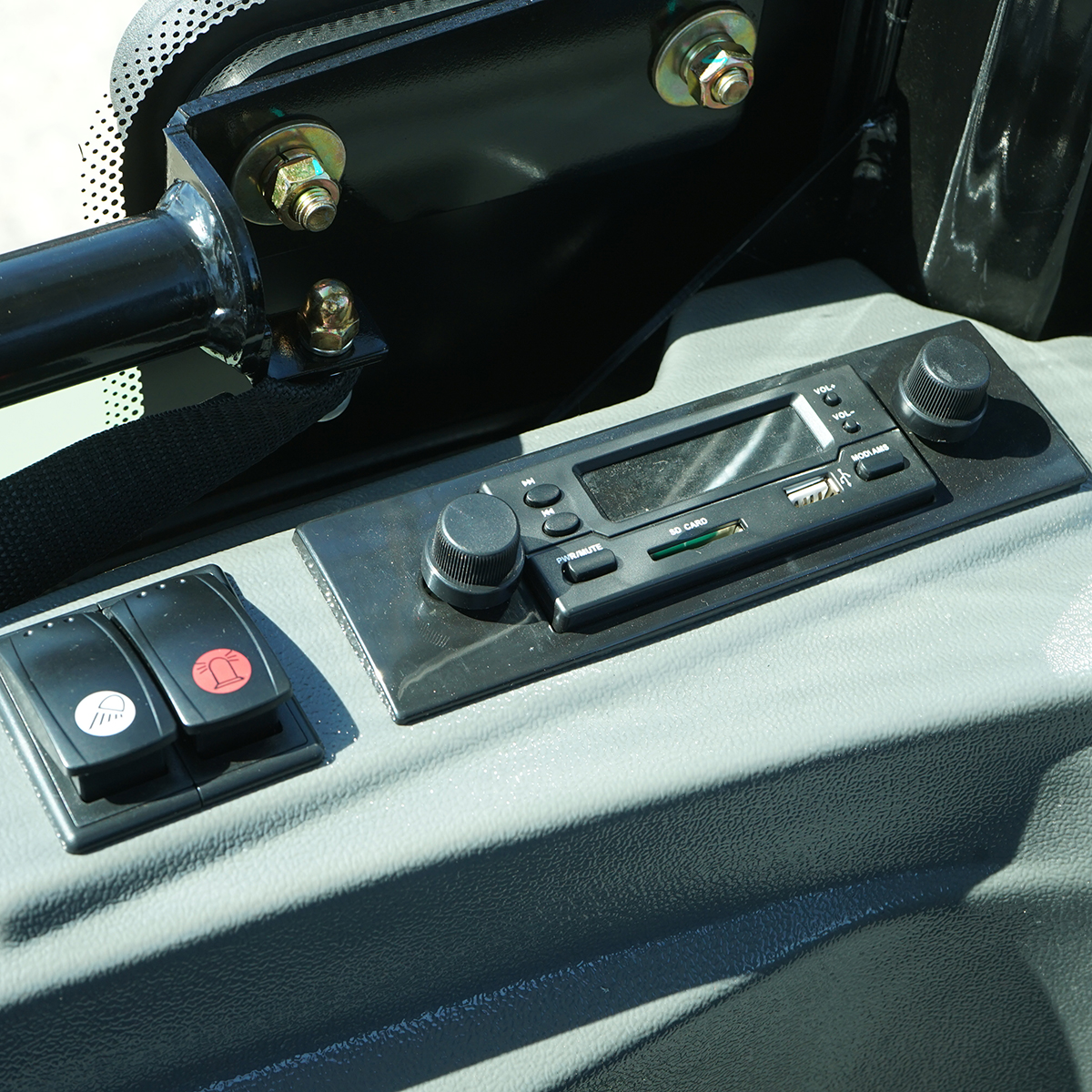 Tractor cu cabina 50HP, 4x4 inmatriculabil AGRI TRACKING 504 - imagine 13