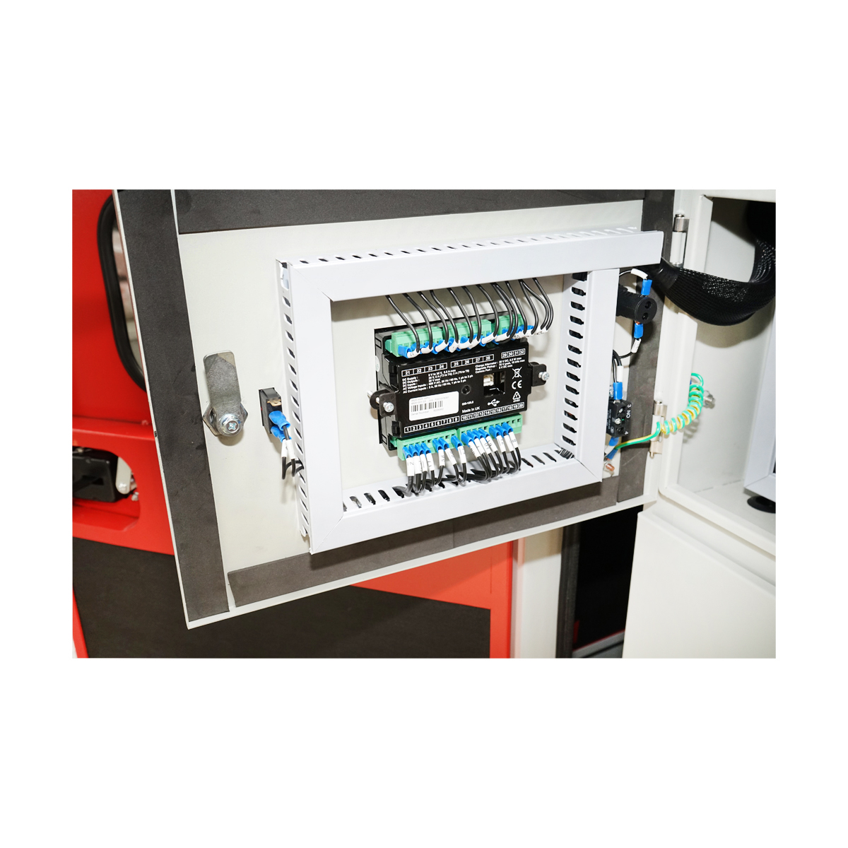 Generator electric trifazic 55KVA, 400V cu motor diesel Ricardo N4100DS-46/46KW - imagine 8