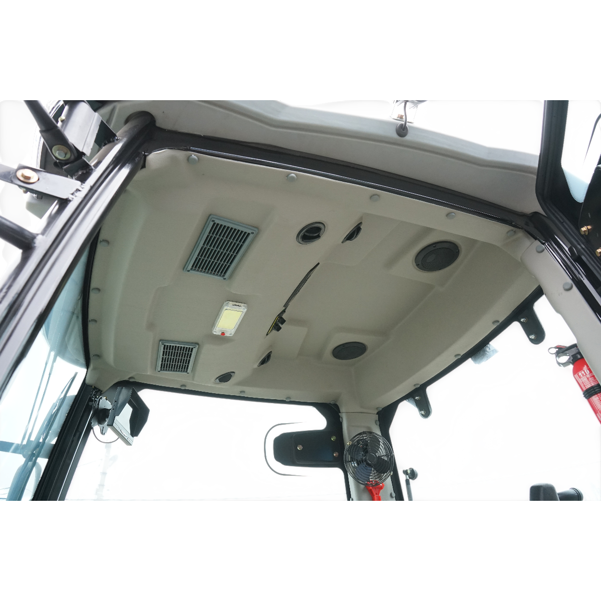 Tractor 80CP 4x4 cu cabina, motor YTO turbo diesel, aer conditionat, camere video KONIG TRAKTOREN 804 - imagine 11