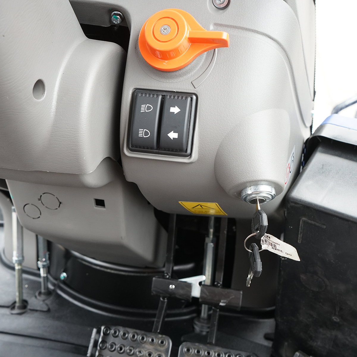 Tractor 50HP 4x4 cu cabina inmatriculabil, aer conditionat, motor Hyundai turbo diesel DM01 LOVOL M504 - imagine 12