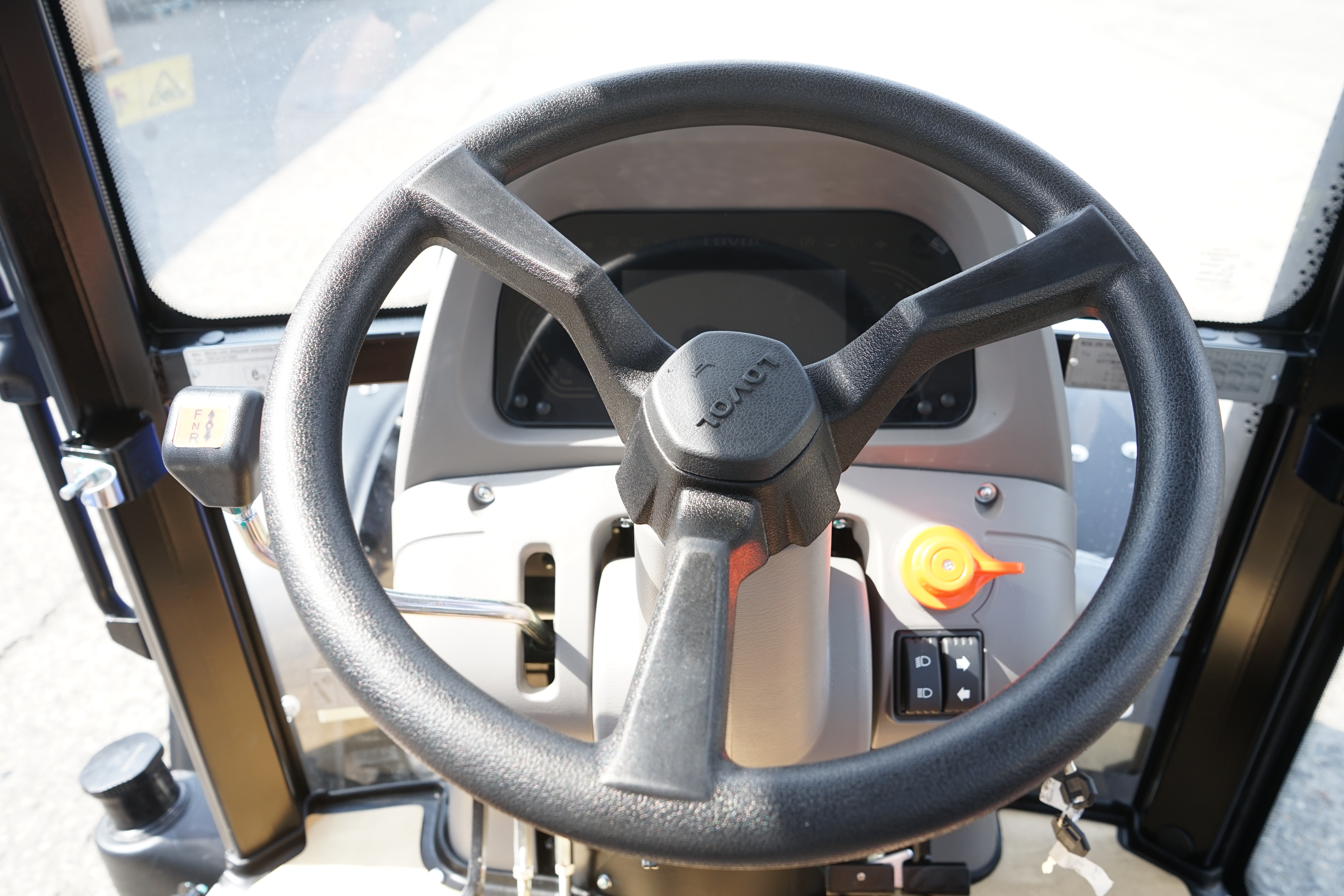 Tractor 50HP 4x4 cu cabina inmatriculabil, aer conditionat, motor Hyundai turbo diesel DM02 LOVOL M504 PRO - imagine 11