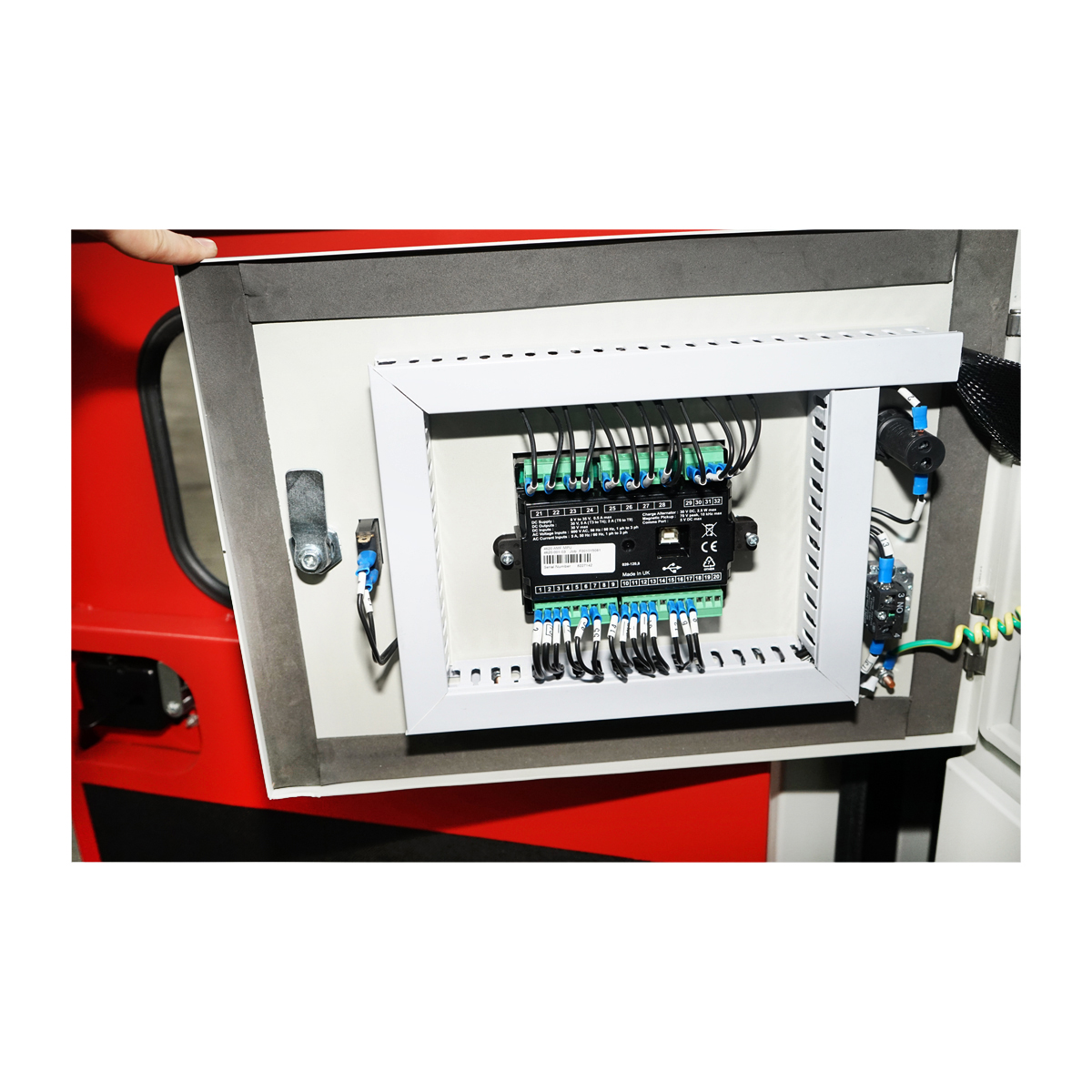 Generator electric trifazic 45KVA, 400V cu motor diesel Ricardo N4105DS-38/38KW - imagine 10