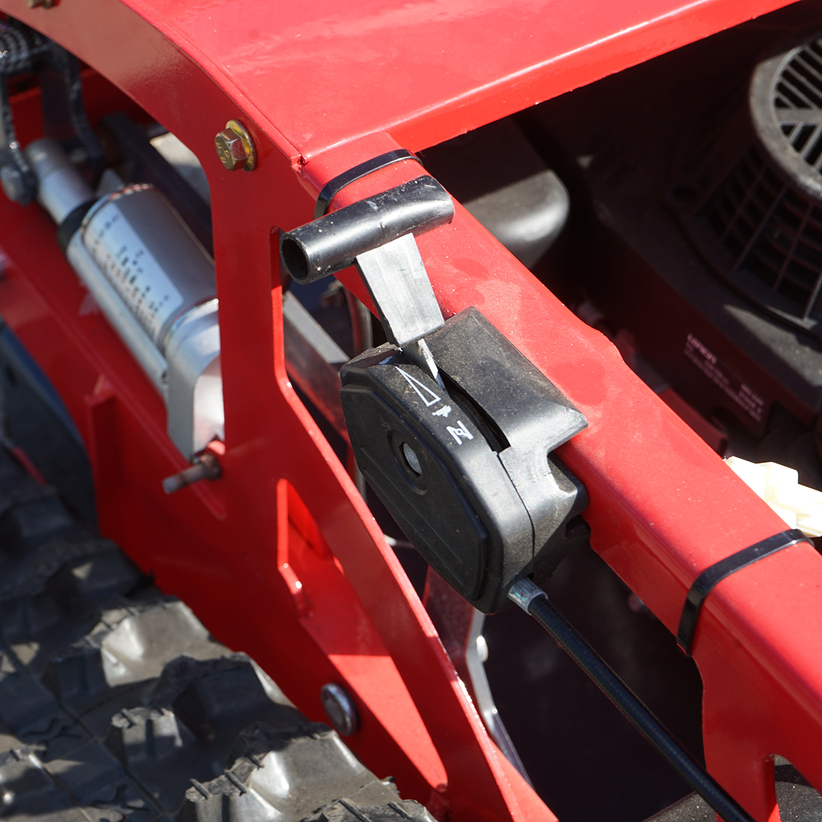 Robot de tuns iarba pe senile cu telecomanda, motor Loncin 9CP, 224cc, latime de taiere 550mm THOR - imagine 10