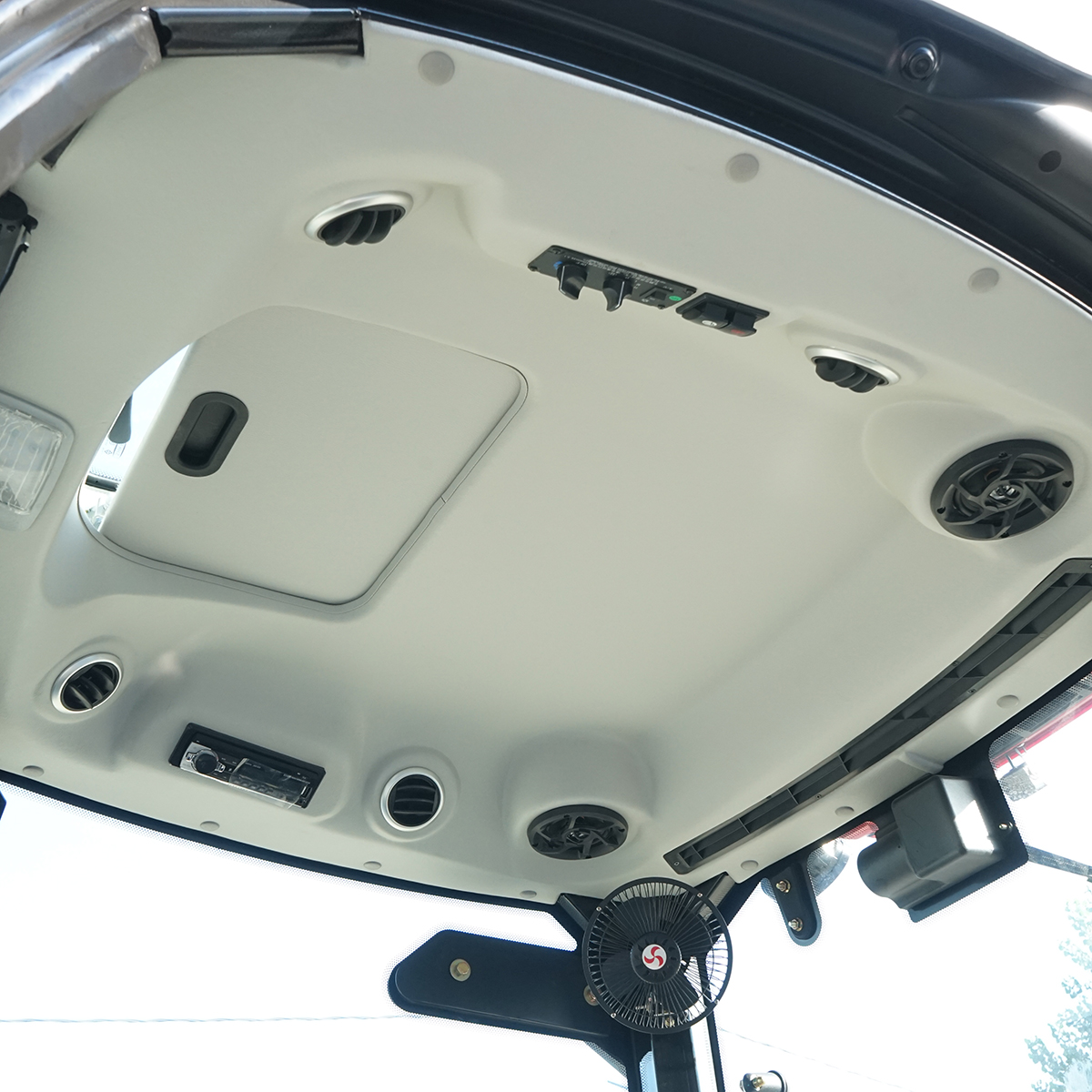 Tractor 75HP, 4x4 cu cabina inmatriculabil, motor turbo diesel, aer conditionat, camere video AGRI TRACKING 754 - imagine 11