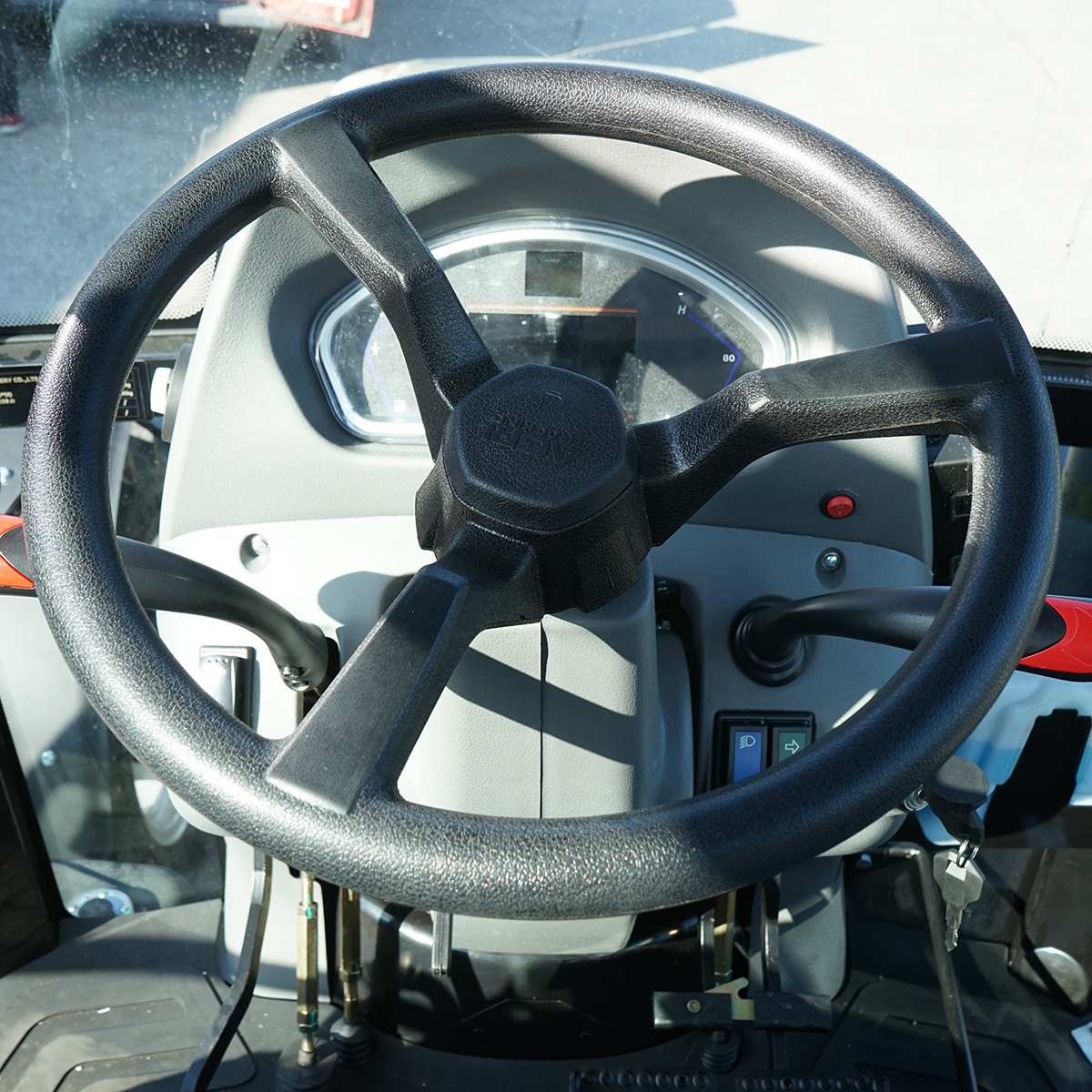 Tractor 75HP, 4x4 cu cabina inmatriculabil, motor turbo diesel, aer conditionat, camere video AGRI TRACKING 754 - imagine 12