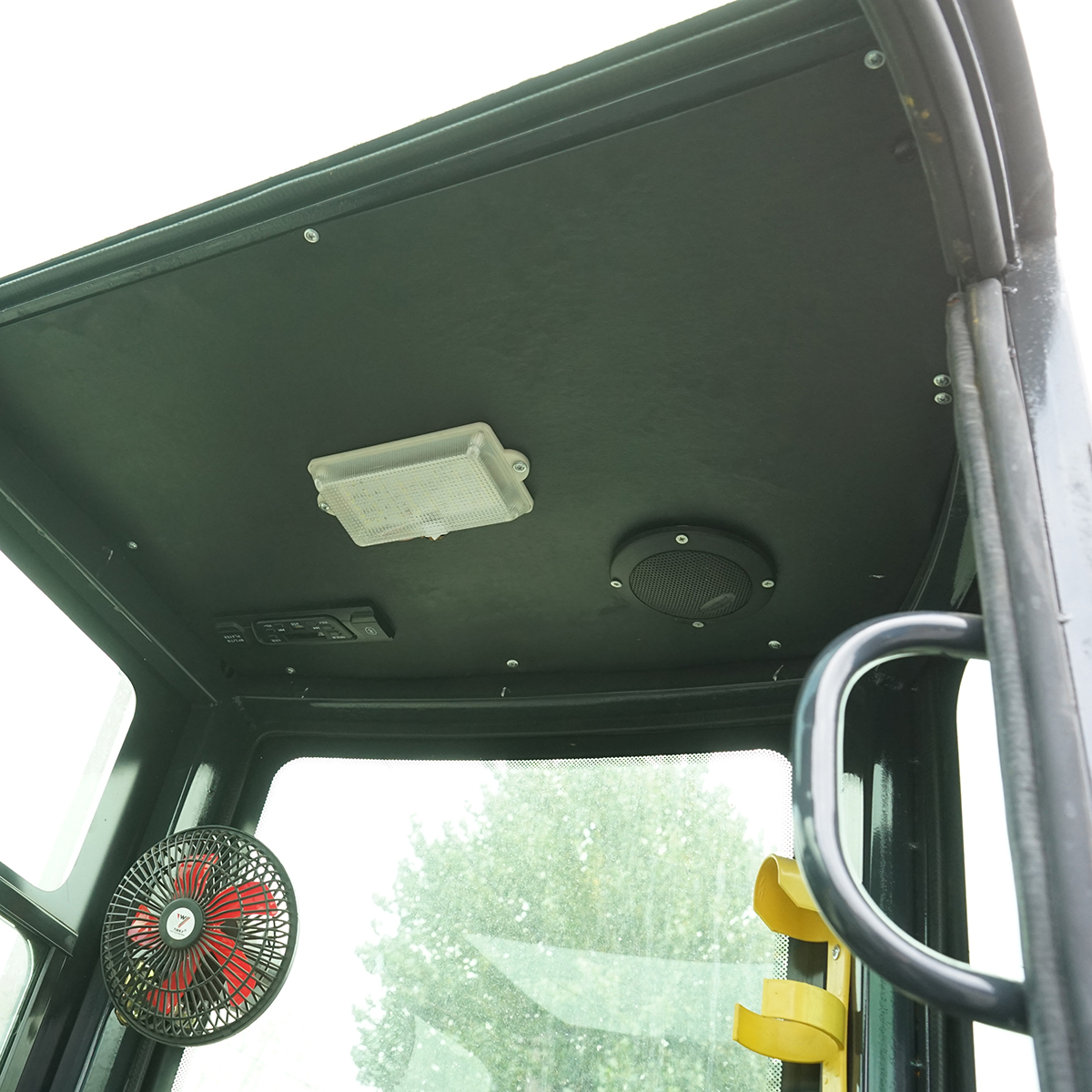 Mini excavator 2T cu cabina, motor diesel 25CP (18.4KW), adancime sapare 2120mm, capacitate ridicare 350Kg, 2 cupe incluse 400/770mm THOR - imagine 13