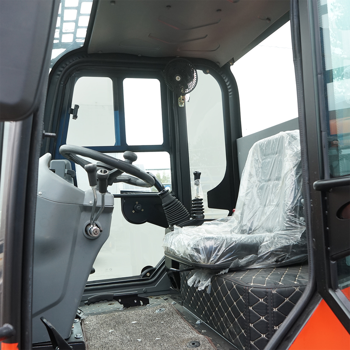 Motostivuitor 3.5T 4x4 OFF ROAD, motor diesel 57CP (42KW), inaltime ridicare 3m, roti 23.5/70-16 - imagine 11