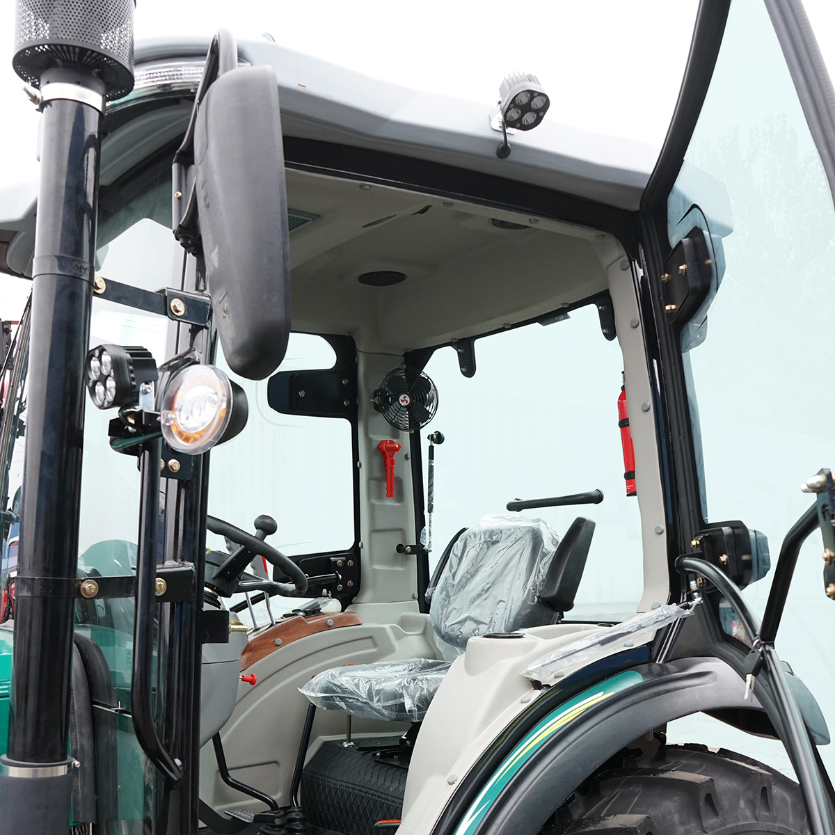 Tractor 60CP 4x4 cu cabina, motor YTO diesel, camere video KONIG 604 - imagine 9