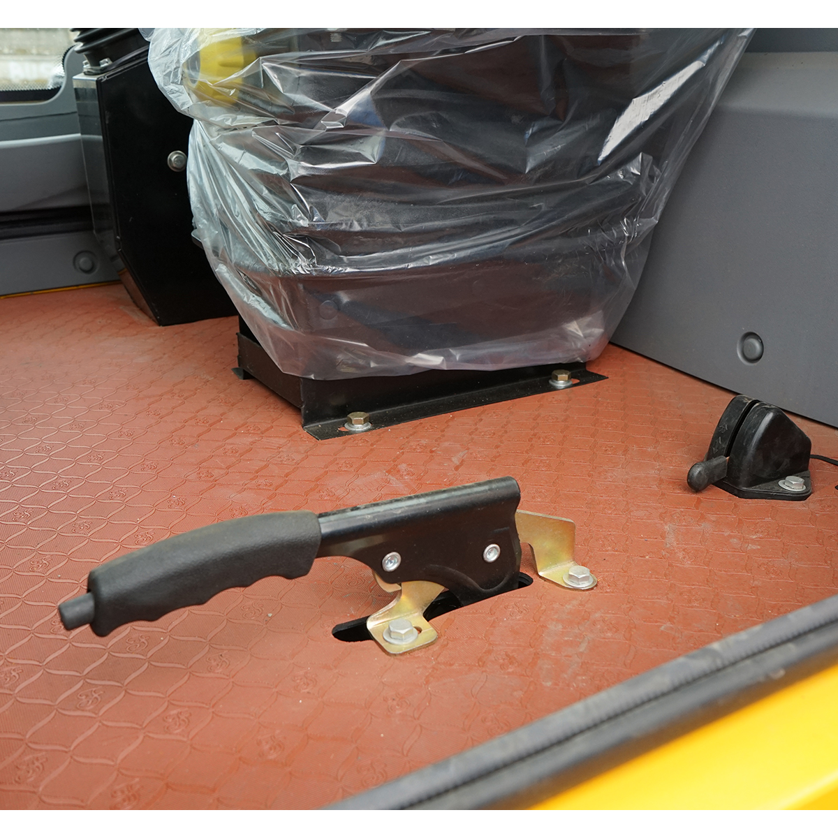 Incarcator frontal WOLA 2.3T, 4x4, 78CP, cupa 1.1m3, lame incluse 1060x100mm Breckner Germany - imagine 13