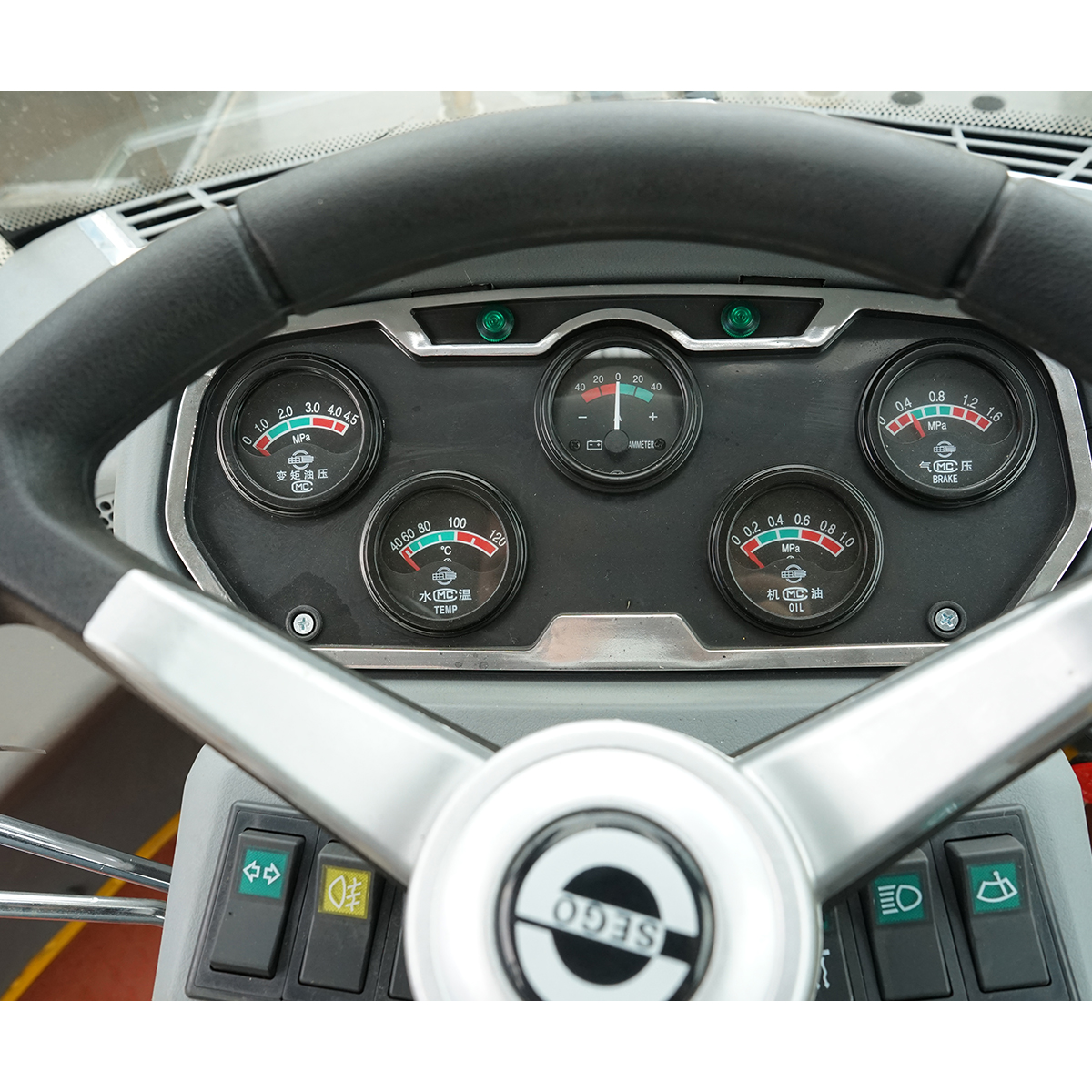 Incarcator frontal WOLA 2.3T, 4x4, 78CP, cupa 1.1m3, lame incluse 1060x100mm Breckner Germany - imagine 16