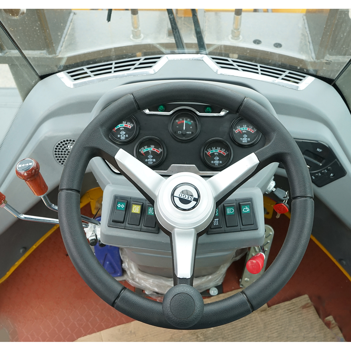 Incarcator frontal WOLA 2.3T, 4x4, 78CP, cupa 1.1m3, lame incluse 1060x100mm Breckner Germany - imagine 15