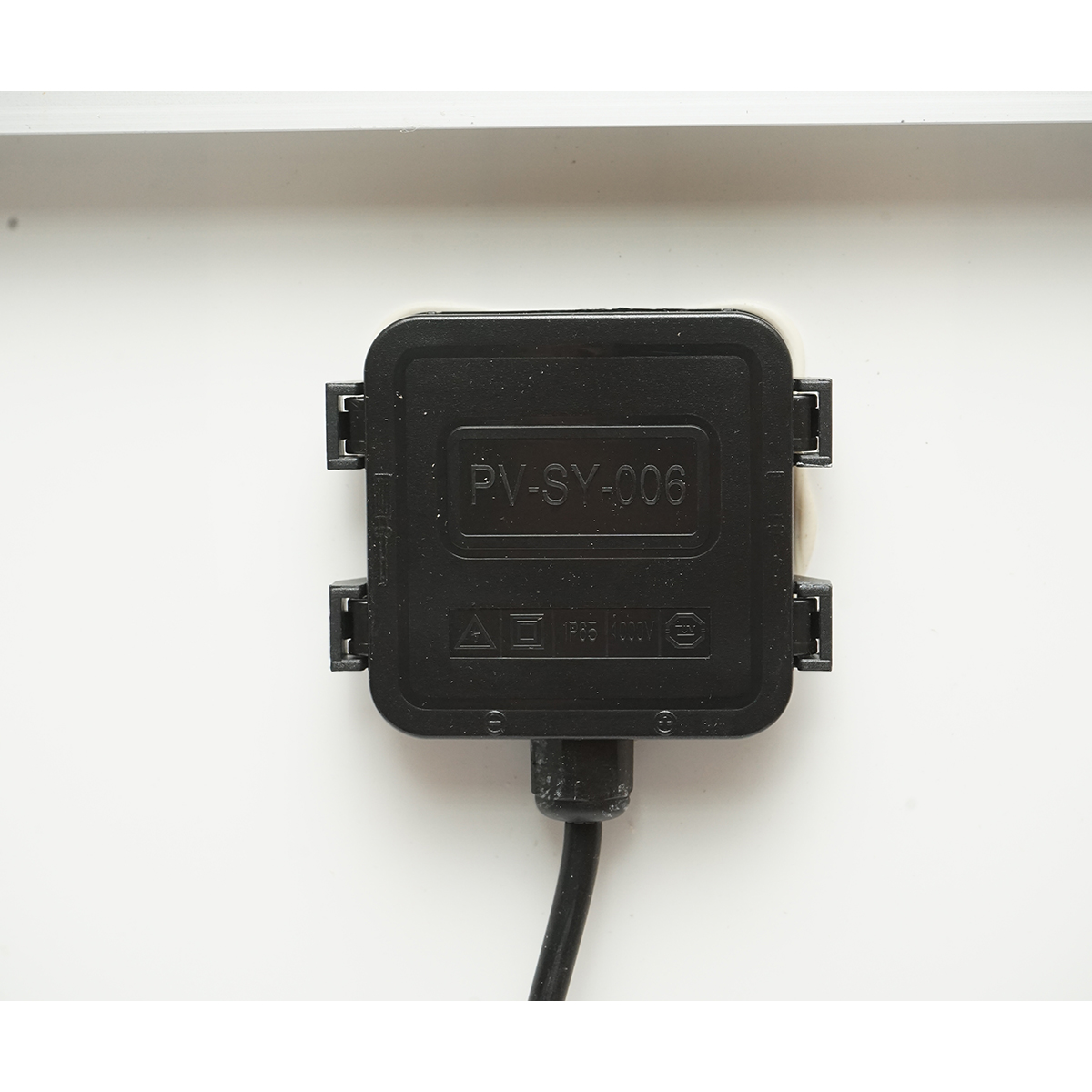 Set panou solar 50W fotovoltaic monocristalin 670x400x25mm cu regulator 10A 12/24V, 2xUSB, cablu baterie 2m Breckner Germany - imagine 4