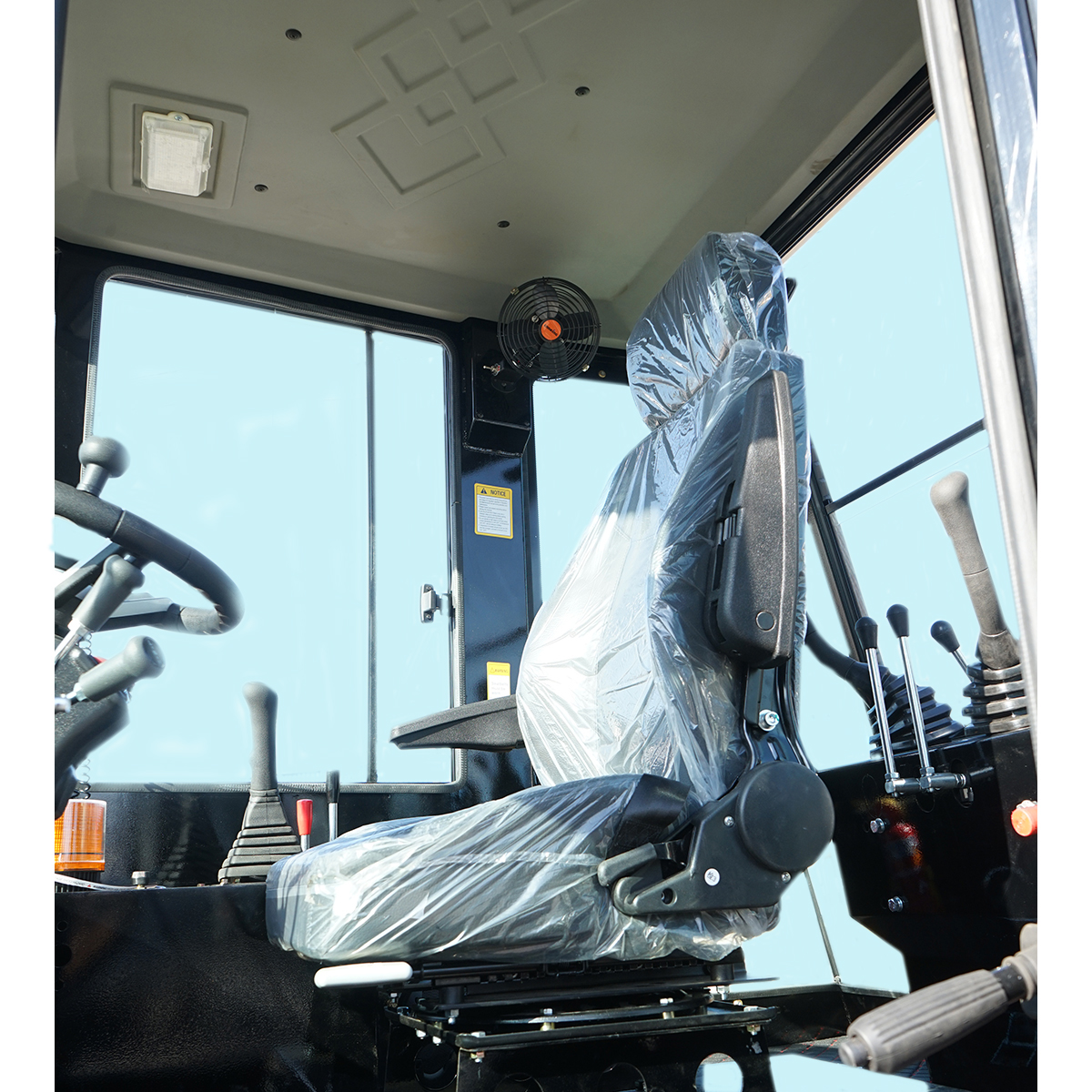 Buldoexcavator articulat compact 1.8T, motor diesel 61CP Euro 5 cu brat excavator, cupa frontala, furci paleti, picon hidraulic Breckner Germany - imagine 8