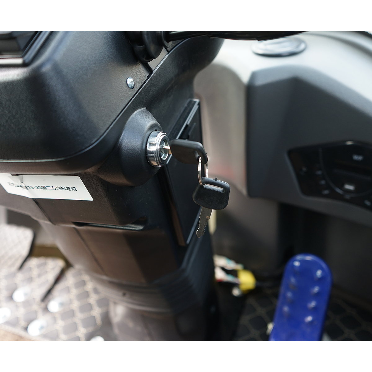 Buldoexcavator articulat compact 2.8T, motor diesel 50CP, cupa frontala si brat excavare spate THOR - imagine 12