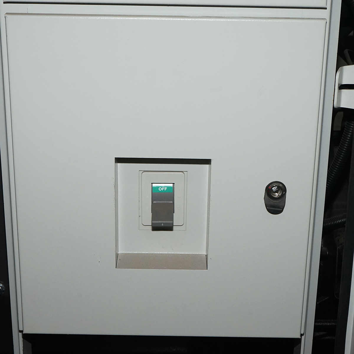 Generator electric trifazat 225KVA, 230/400V cu motor diesel Ricardo R6110ZLDS-176KW - imagine 9