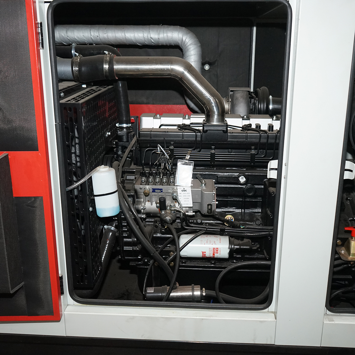 Generator electric trifazat 225KVA, 230/400V cu motor diesel Ricardo R6110ZLDS-176KW - imagine 4