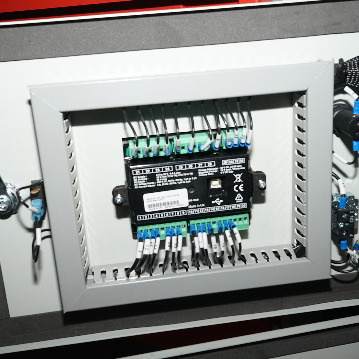 Generator electric trifazat 55KVA, 230/400V cu motor diesel Ricardo N4105ZDS-56KW si ATS 100A - imagine 10