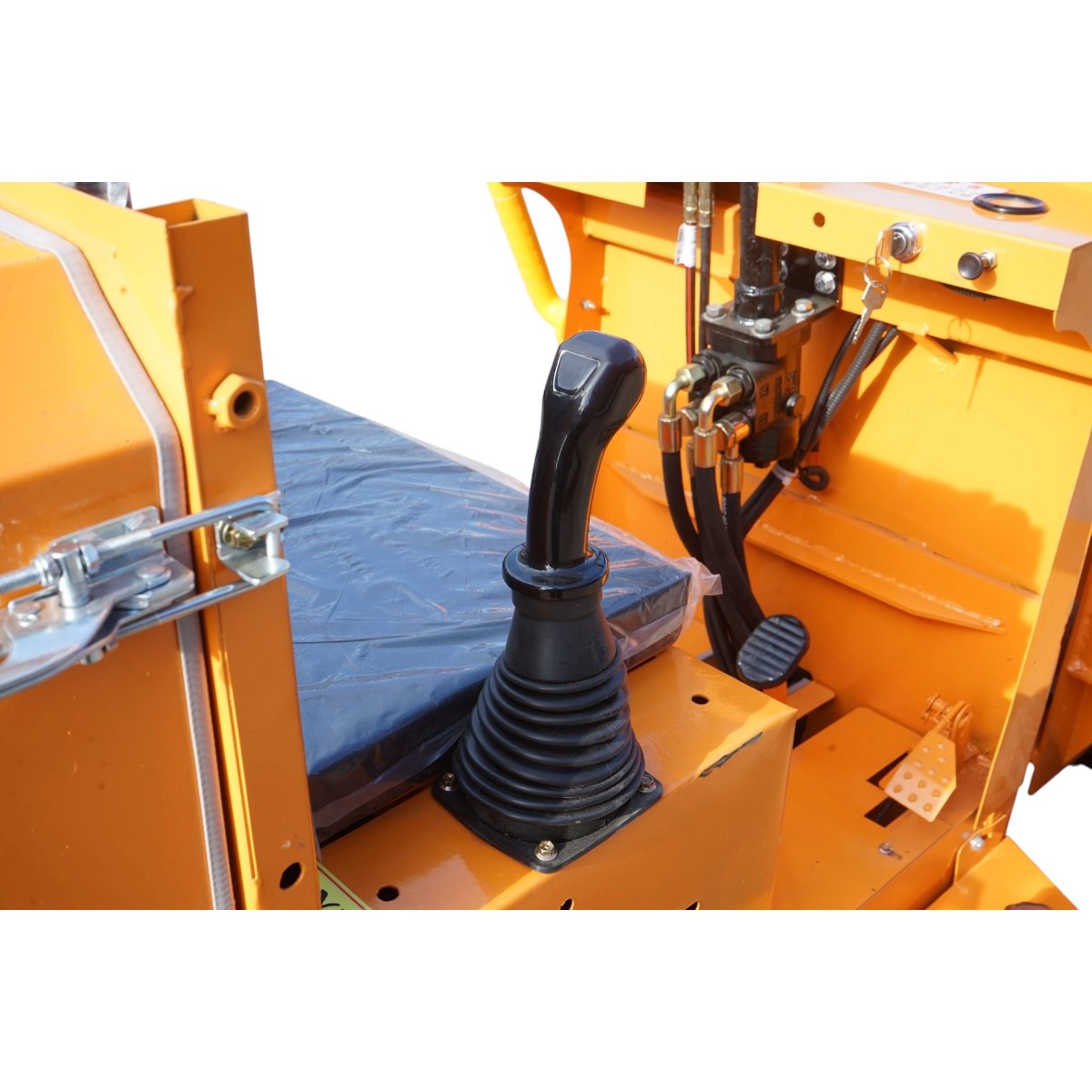 Mini incarcator frontal articulat 900kg 4x4, motor diesel 35CP, capacitate ridicare 500kg, latime cupa 1000mm THOR - imagine 8