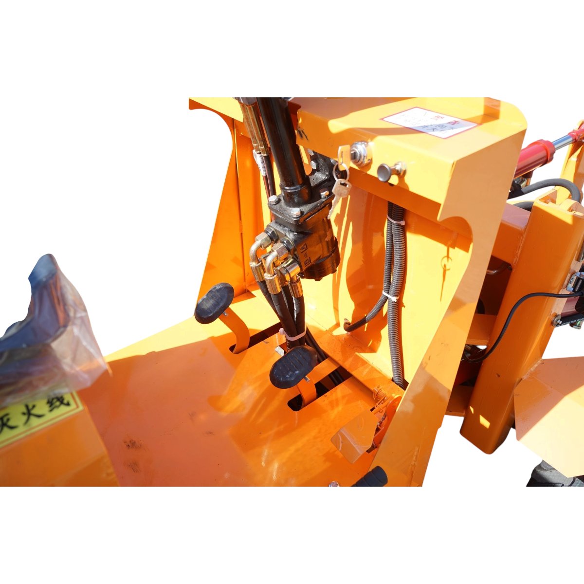 Mini incarcator frontal articulat 800kg 4x4, motor diesel 25CP, capacitate ridicare 400kg, latime cupa 1000mm THOR - imagine 10