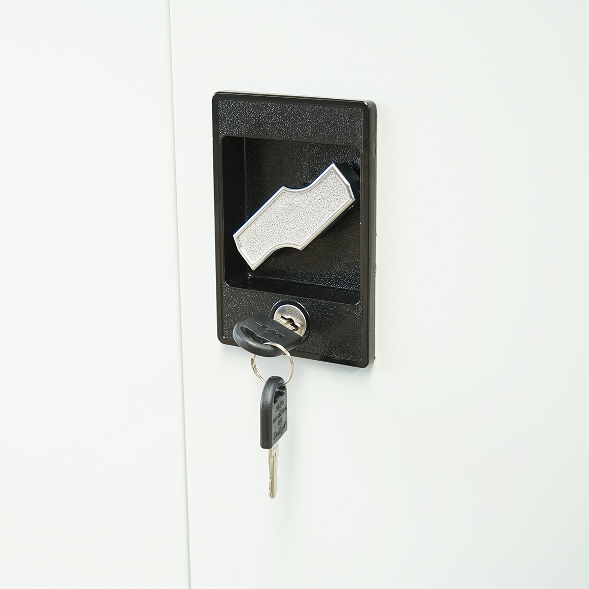 Dulap metalic fiset tip vestiar 1950x920x500mm cu 2 usi securizate, 4 polite, gri Breckner Germany - imagine 7