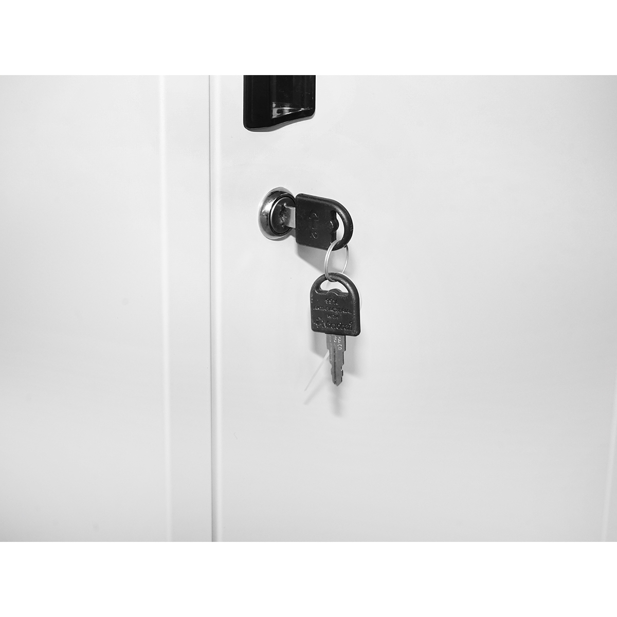 Dulap metalic fiset dublu tip vestiar gri cu usa securizata, 2 rafturi, bara, oglinda si ventilatie 1800x450x380mm Breckner Germany - imagine 7