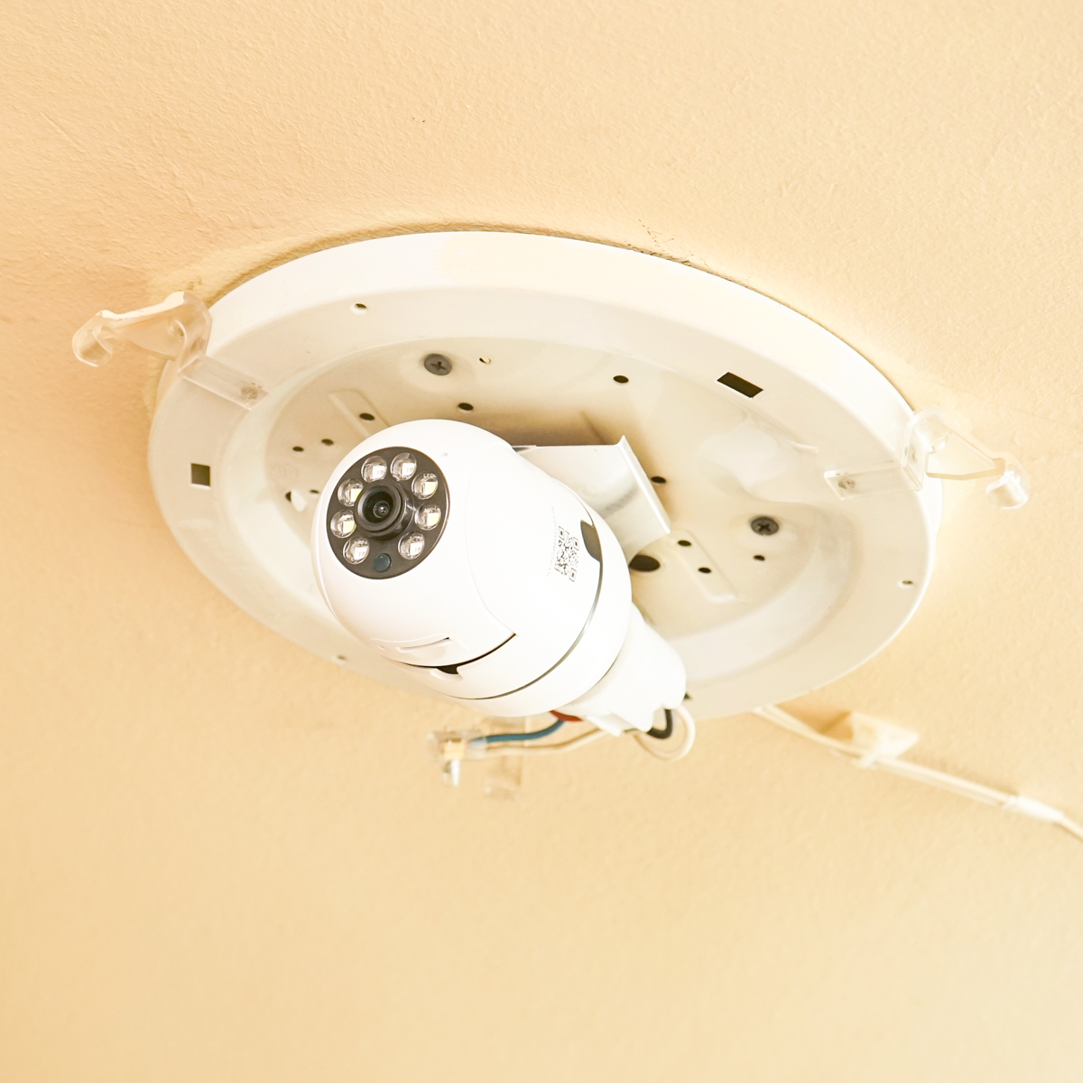 Camera de supraveghere smart-bulb PTZ, WIFI 2.4G 1080P, tip bec E27 cu senzor de miscare si aplicatie YIIoT Breckner Germany - imagine 7