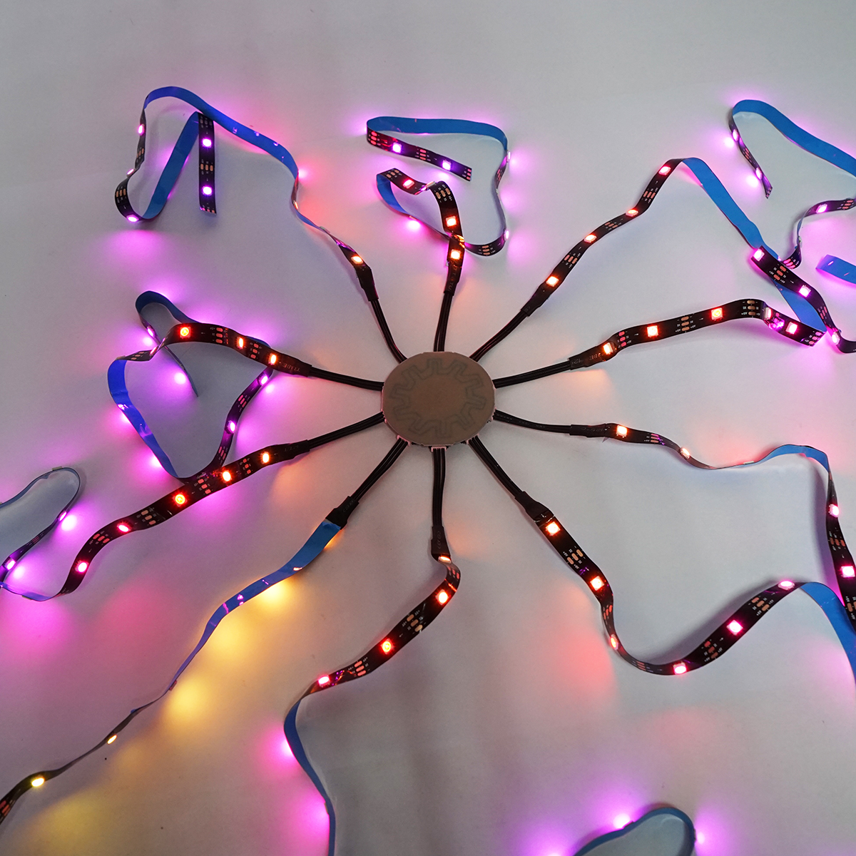 Banda LED model artificii 11x0.5+1x1m 5V, USB, bluetooth, control vocal, aplicatie RGB+IC Breckner Germany - imagine 2