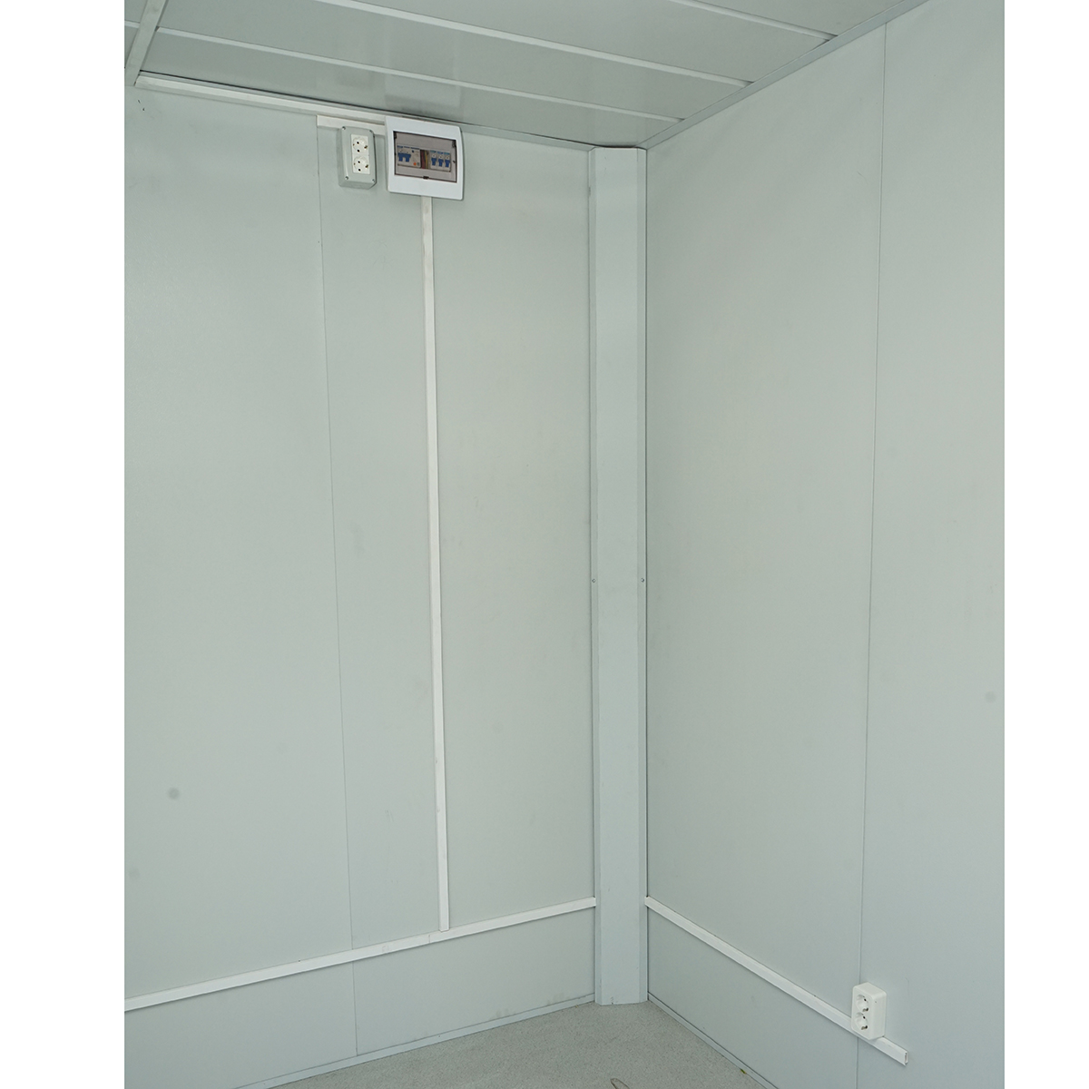 Container tip casa 600x300x290cm cu geam dublu, usa simpla si instalatie electrica - imagine 9