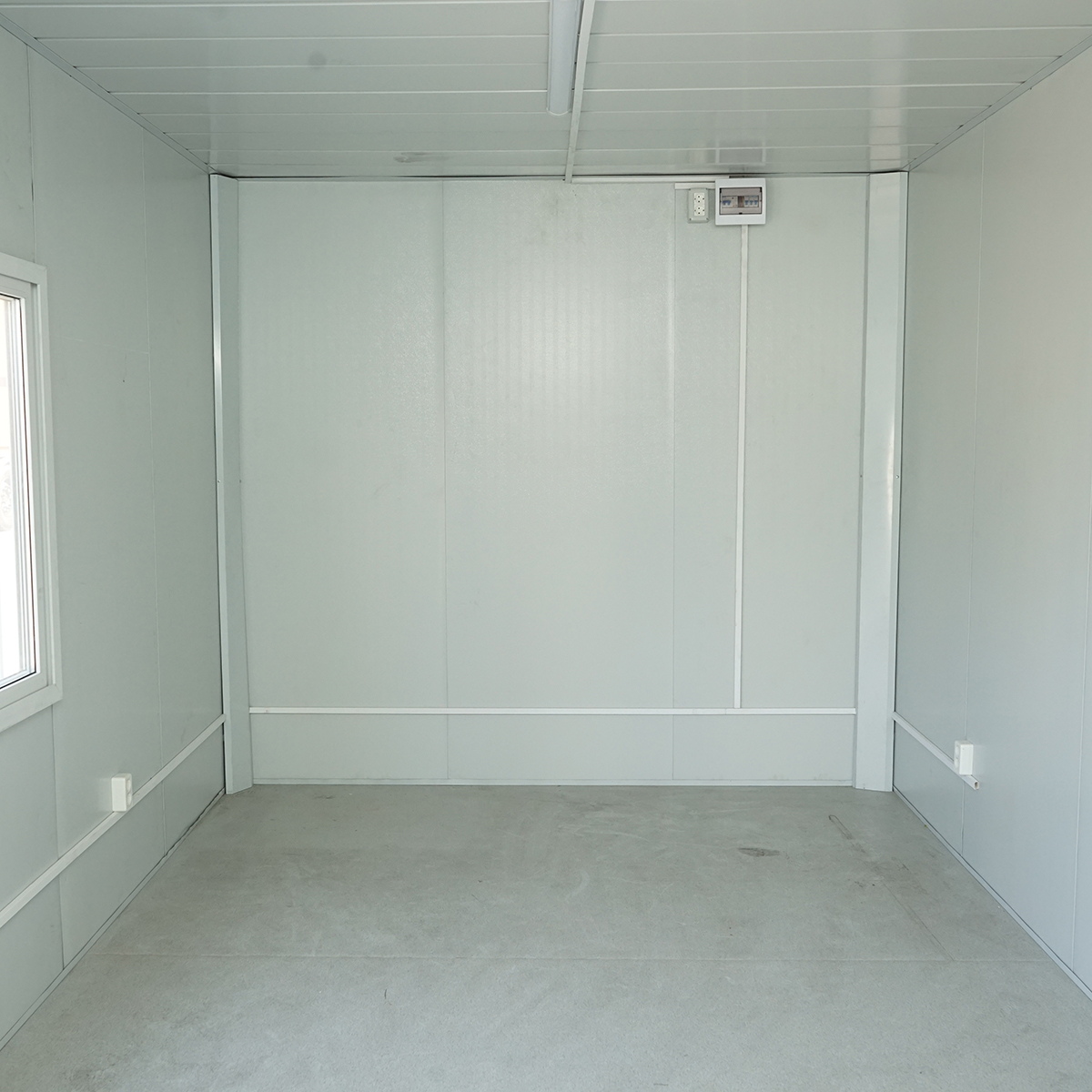 Container tip casa 600x300x290cm cu geam dublu, usa simpla si instalatie electrica - imagine 5