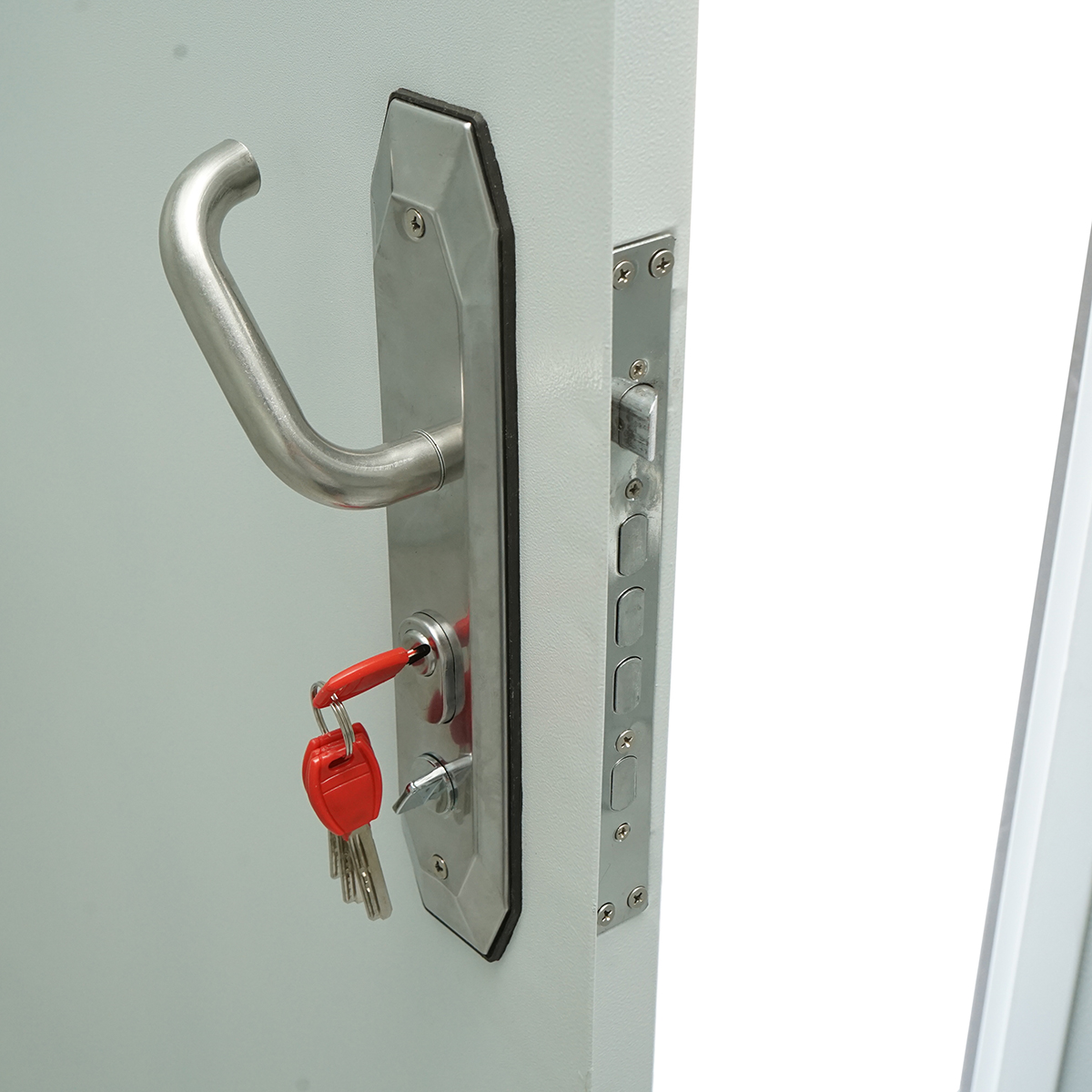 Container tip casa 600x300x290cm cu geam dublu, usa simpla si instalatie electrica - imagine 4