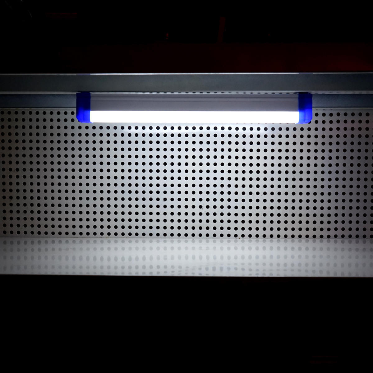 Lampa LED 40W, 6500K cu prindere magnetica si acumulator reincarcabil 2400mAh 320x23x38mm IP20 Breckner Germany