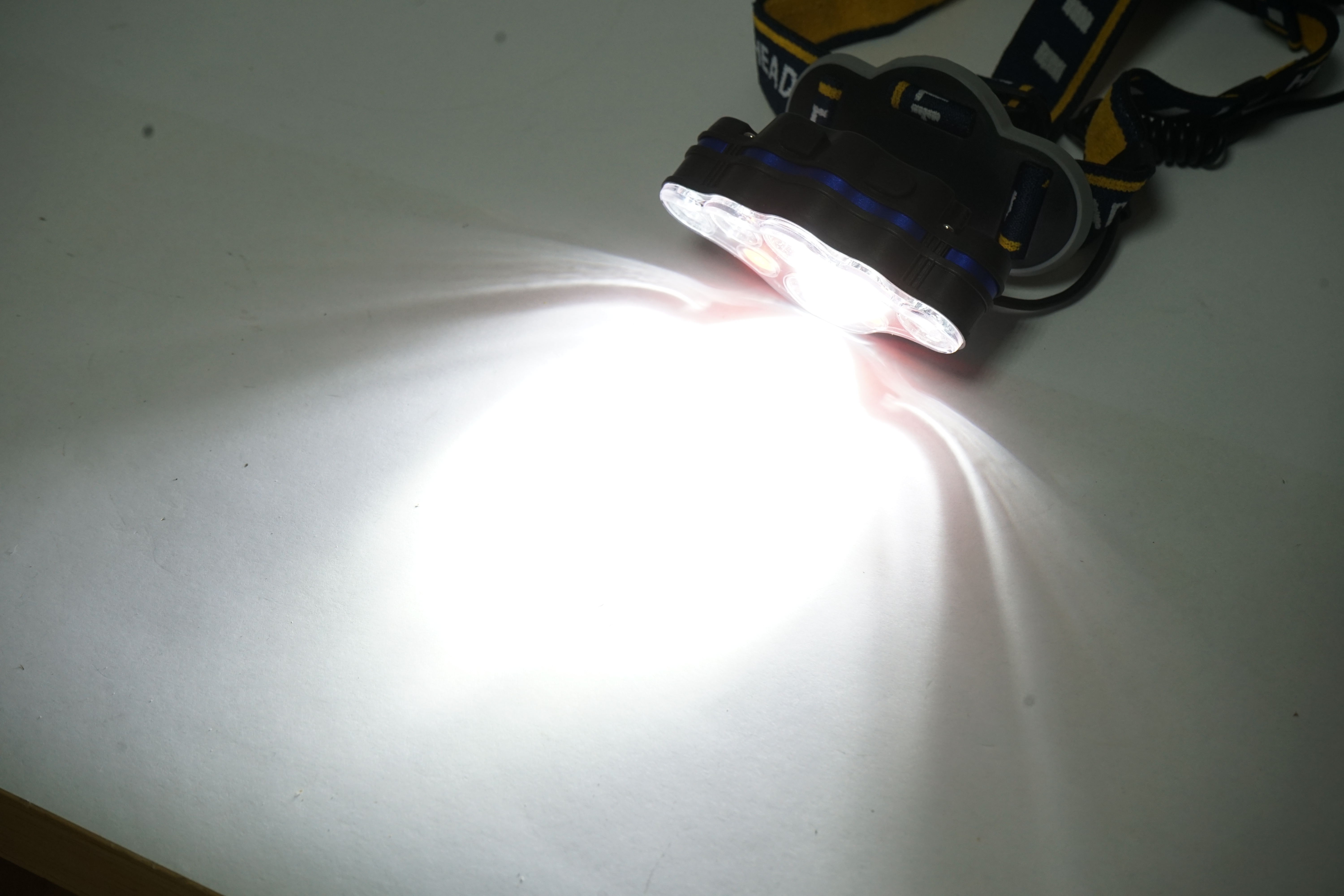 Lanterna frontala de cap cu 8 LED-uri, 3 moduri iluminare, baterie 2200mAh reincarcabila USB Crownman - imagine 8