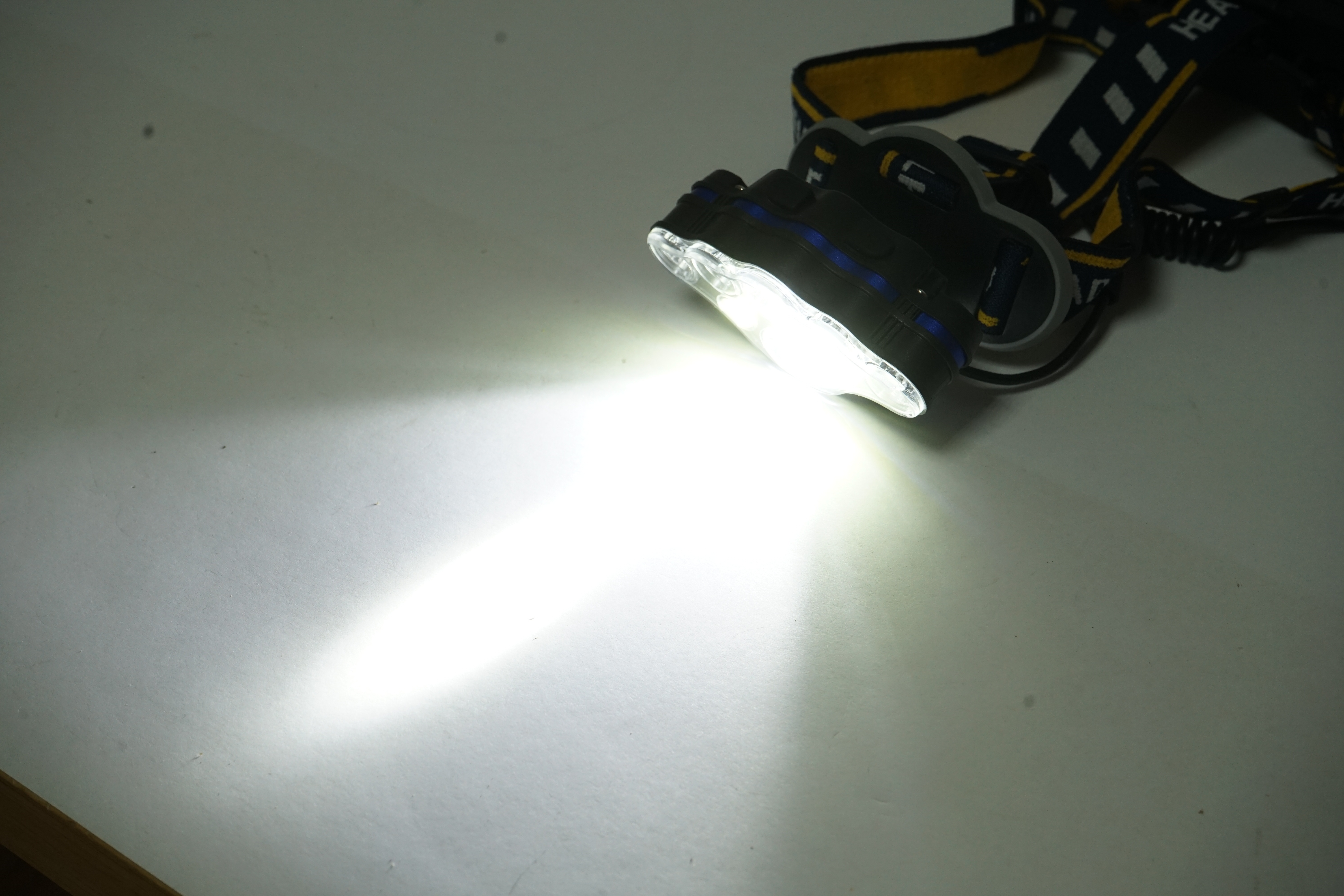 Lanterna frontala de cap cu 8 LED-uri, 3 moduri iluminare, baterie 2200mAh reincarcabila USB Crownman - imagine 9